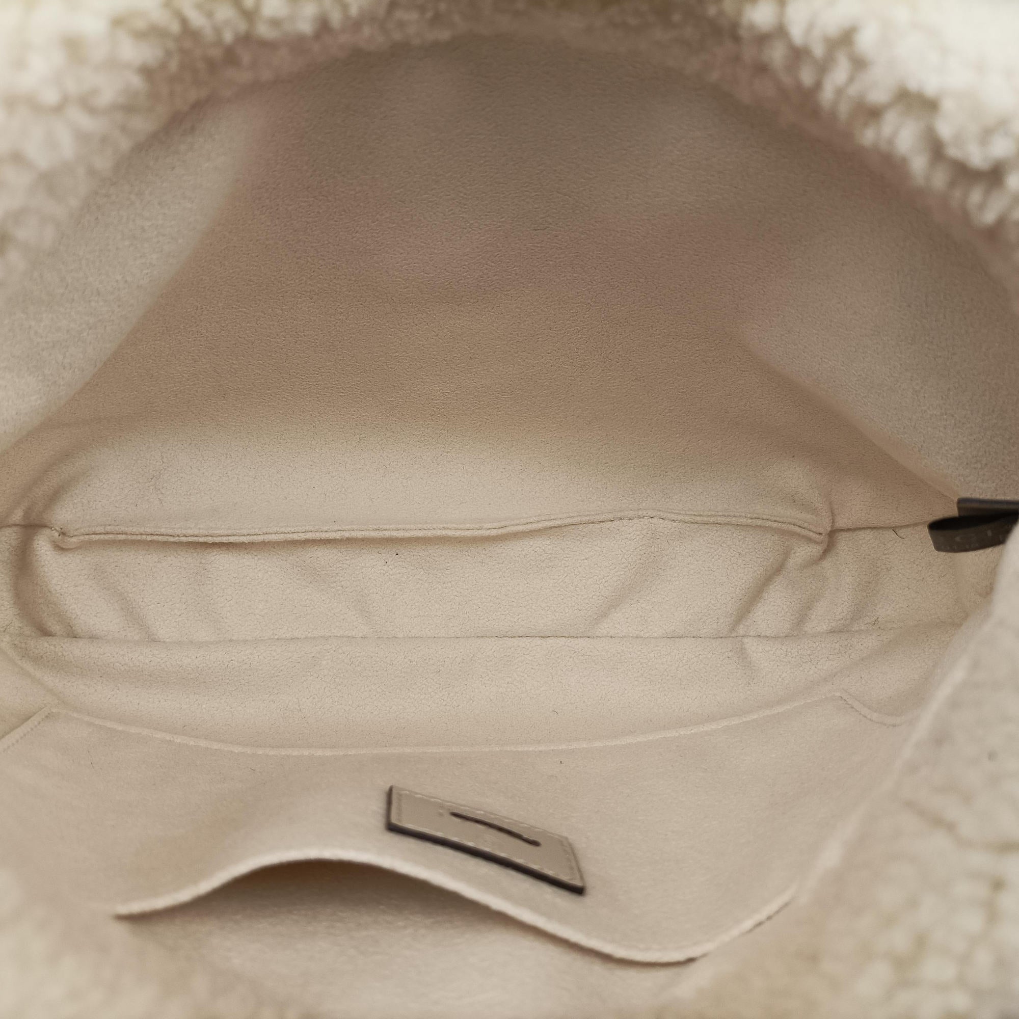 Pre-owned Gucci JACKIE 1961 Beige Fur 636709 shoulderbag | stylenewstar