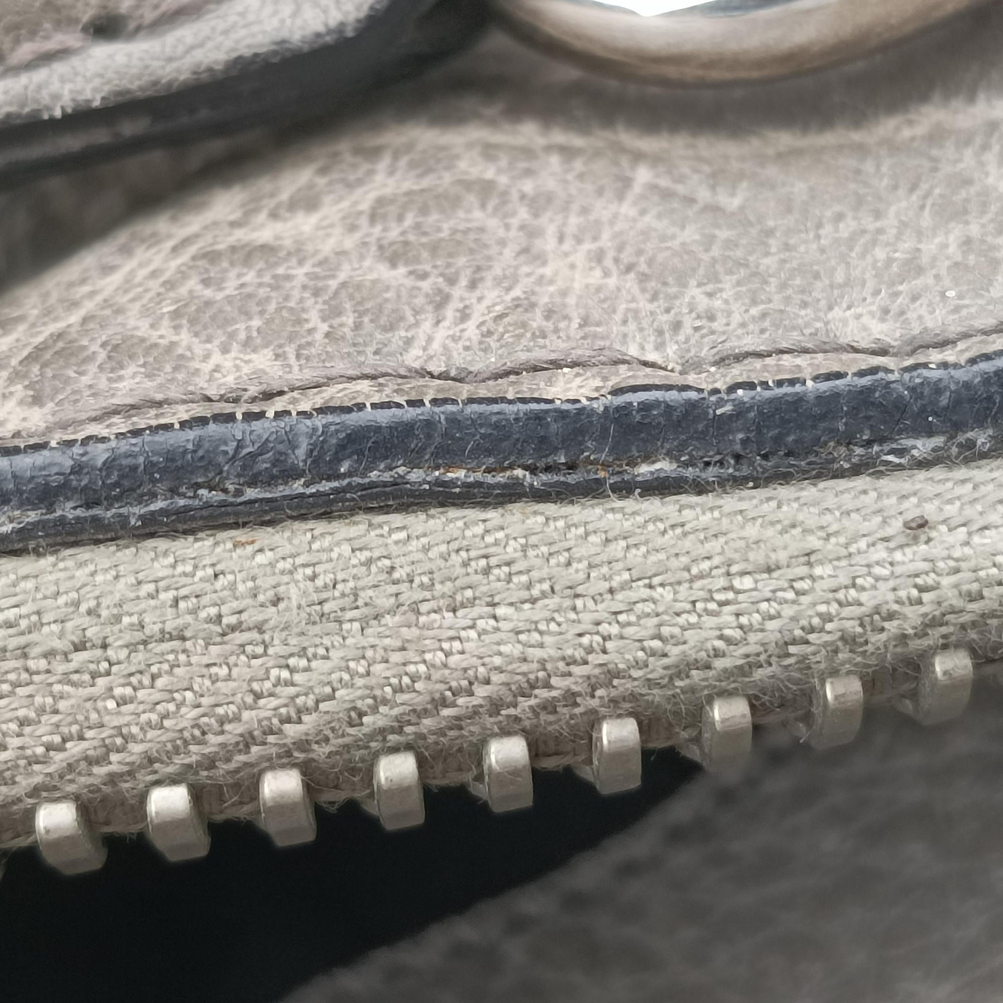 Pre-owned Gucci Bamboo Bar Grey Leather 232959 handbag | stylenewstar