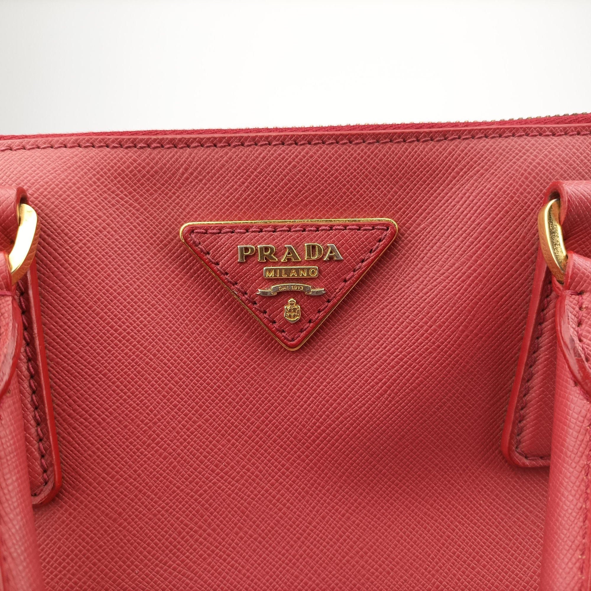 Pre-owned Prada Galleria Red SAFFIANO Leather BN1786 handbag | stylenewstar