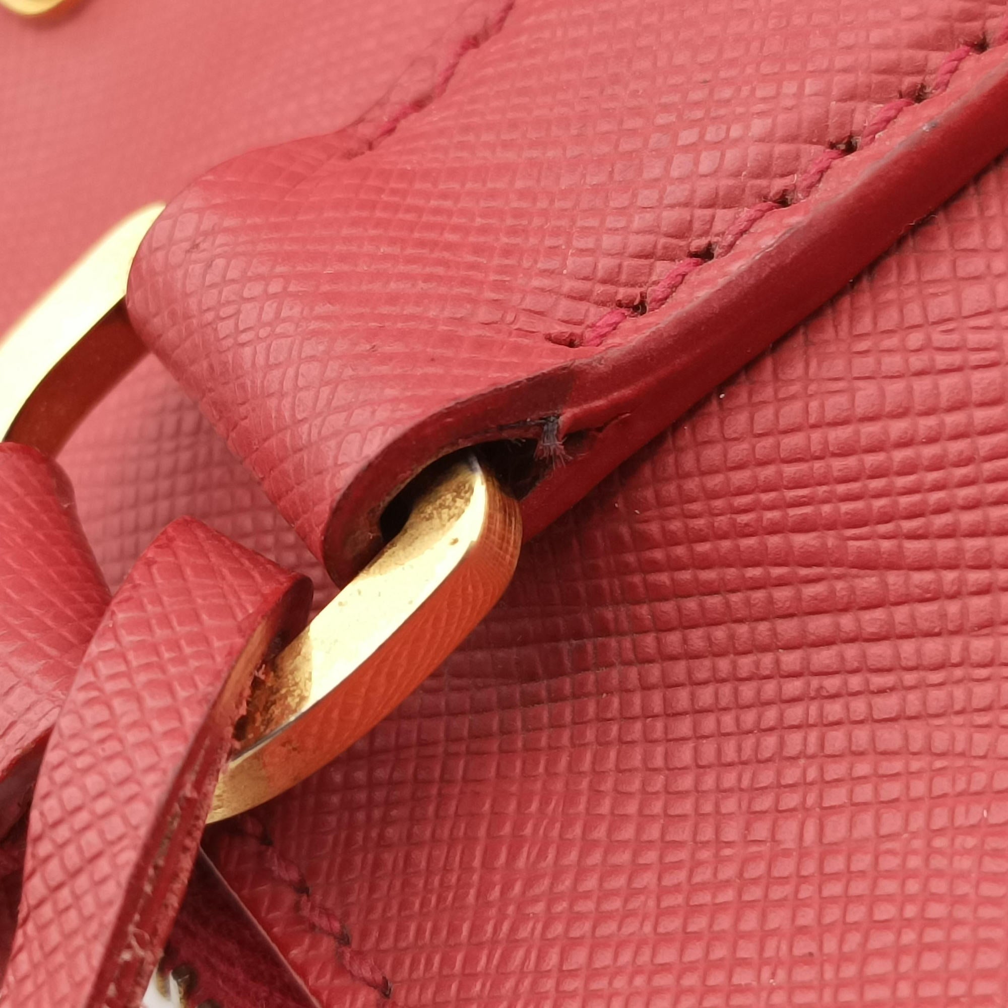 Pre-owned Prada Galleria Red SAFFIANO Leather BN1786 handbag | stylenewstar