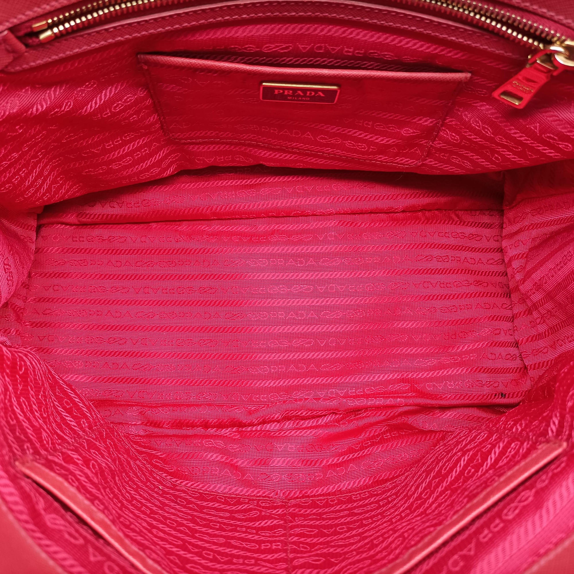 Pre-owned Prada Galleria Red SAFFIANO Leather BN1786 handbag | stylenewstar