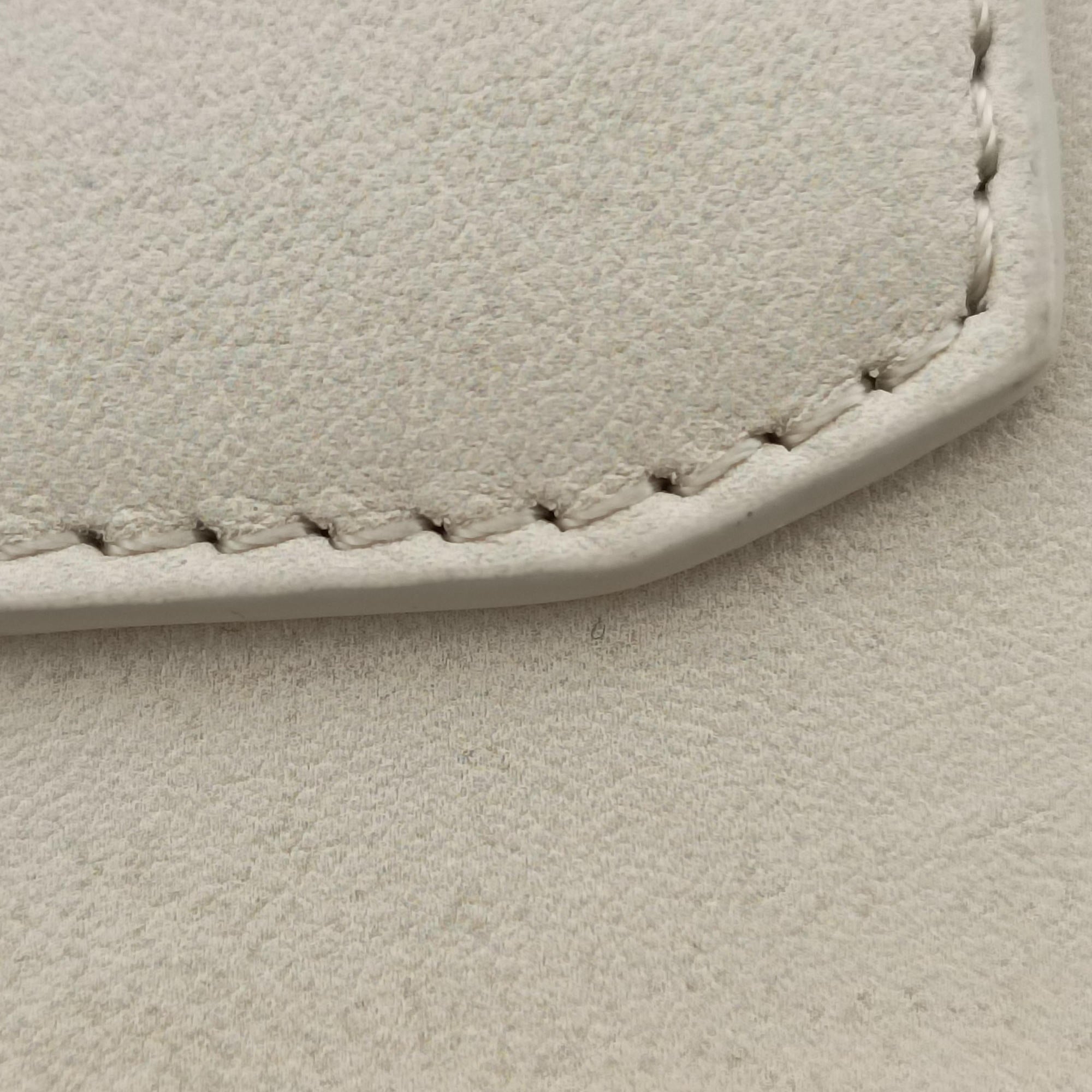 Pre-owned Fendi Vertical Box White Leather 7VA519 shoulderbag | stylenewstar