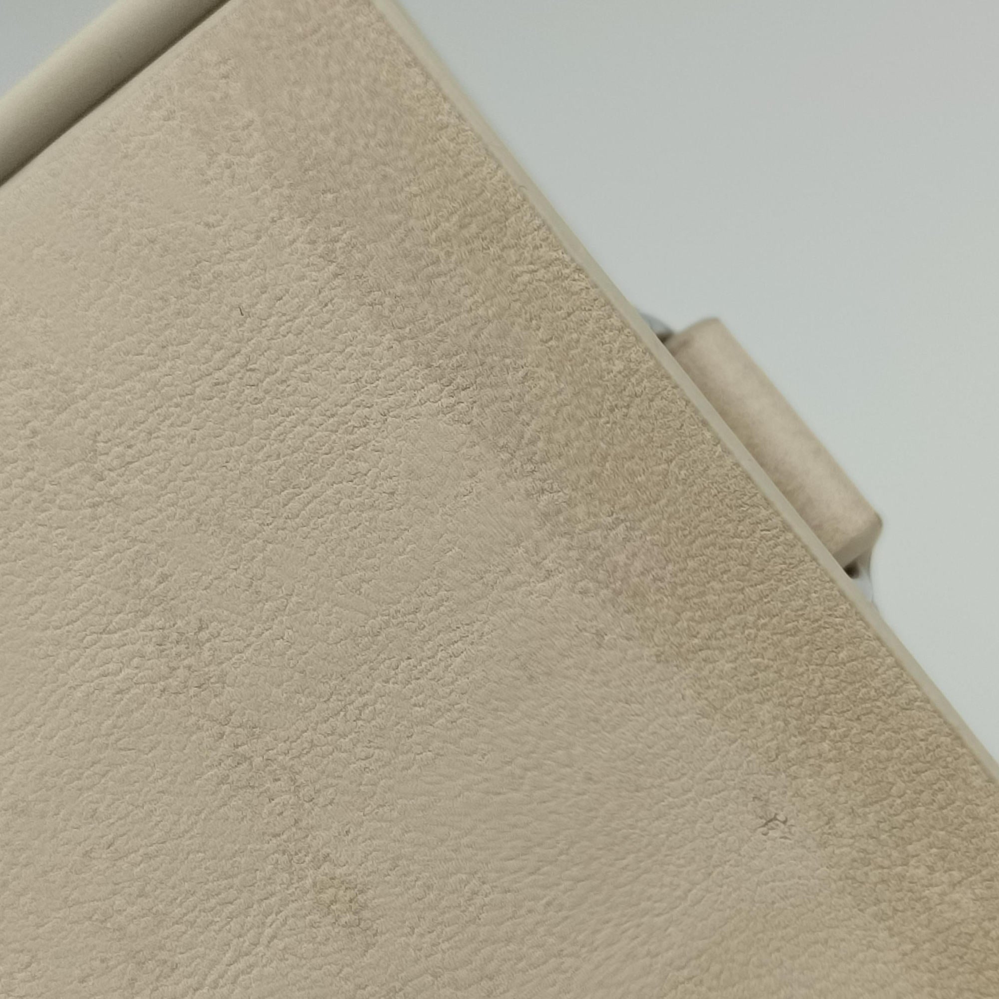 Pre-owned Fendi Vertical Box White Leather 7VA519 shoulderbag | stylenewstar