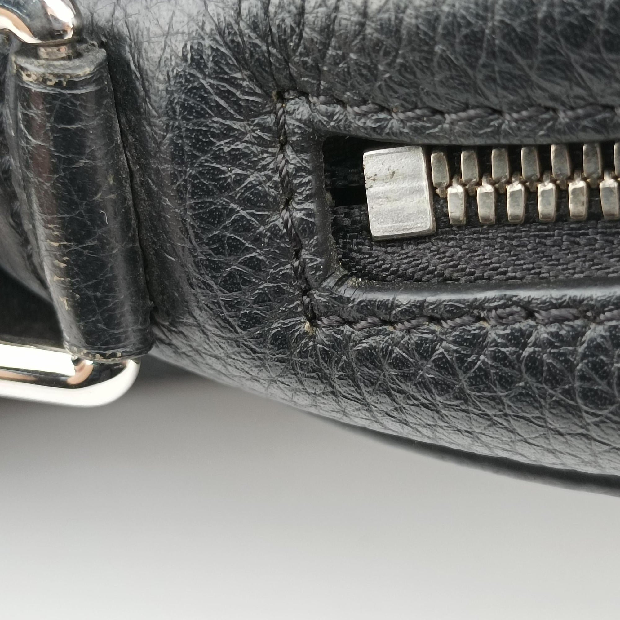 Secondhand Louis Vuitton Victor Noir Taurillon Leather M41352 handbag | stylenewstar