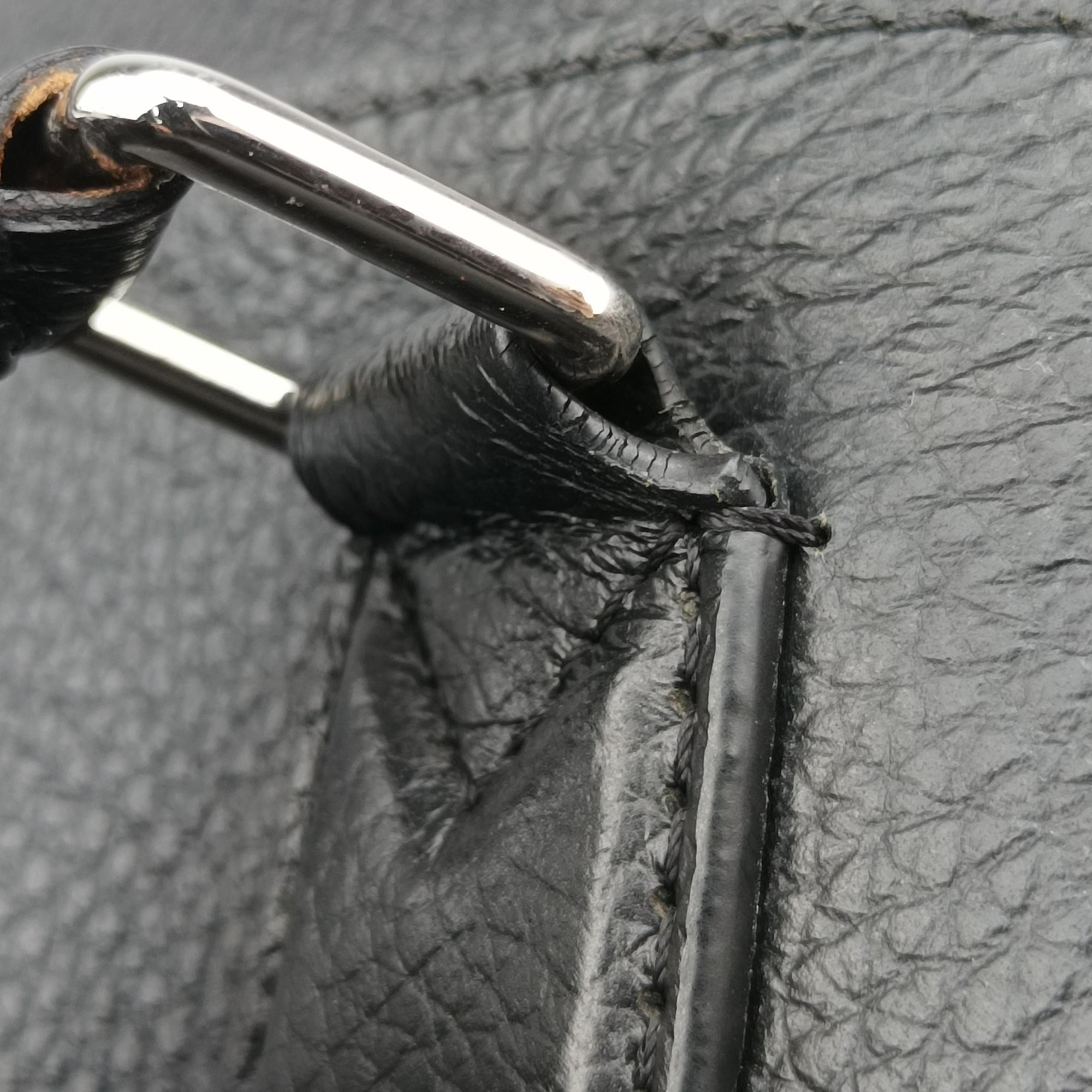 Secondhand Louis Vuitton Victor Noir Taurillon Leather M41352 handbag | stylenewstar