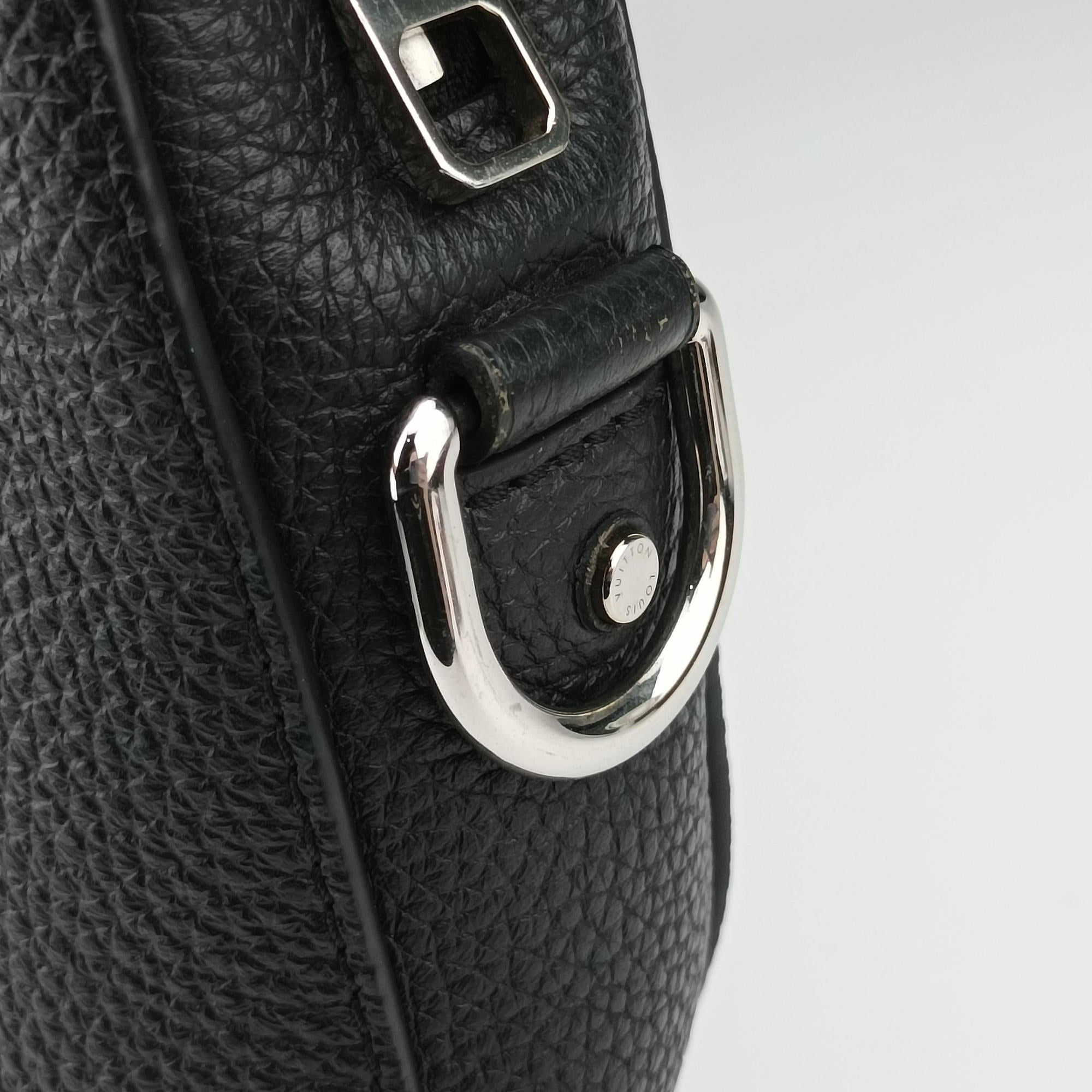 Secondhand Louis Vuitton Victor Noir Taurillon Leather M41352 handbag | stylenewstar