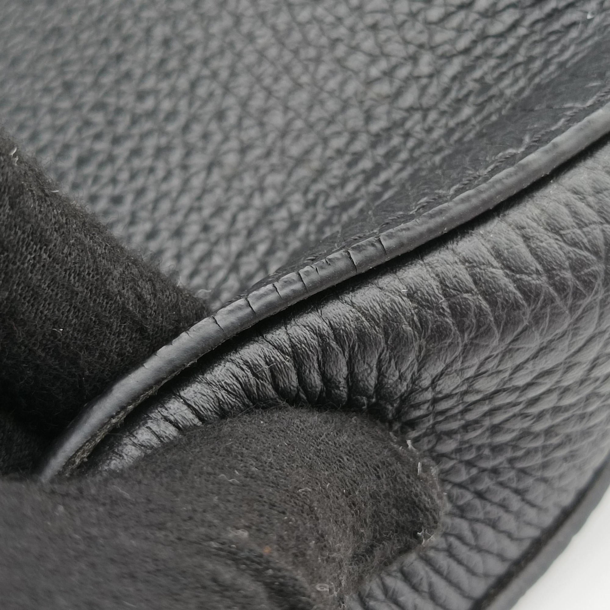 Secondhand Louis Vuitton Victor Noir Taurillon Leather M41352 handbag | stylenewstar