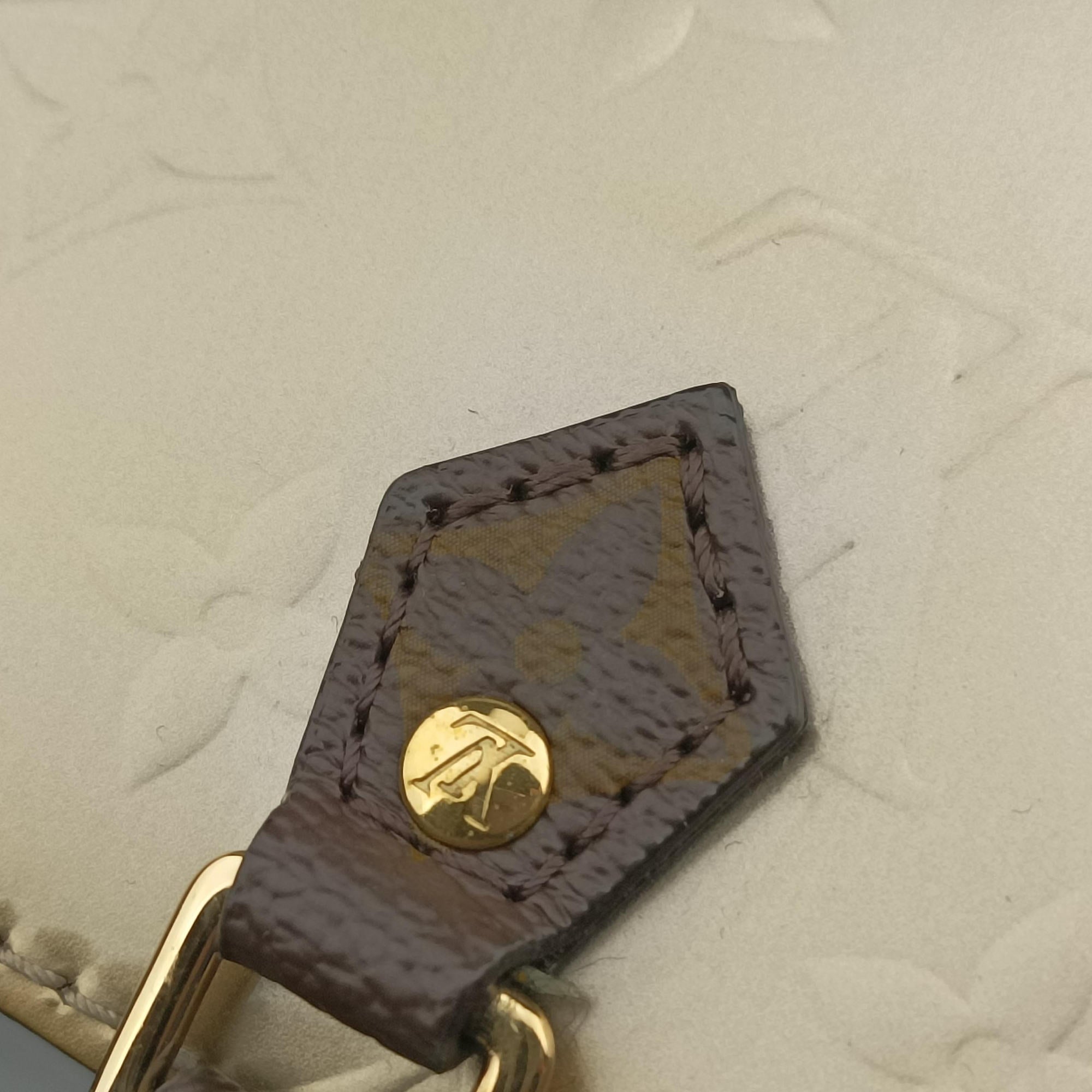 Pre-owned Louis Vuitton PETIT SAC PLAT Taupe Vernis M90564 shoulderbag | stylenewstar