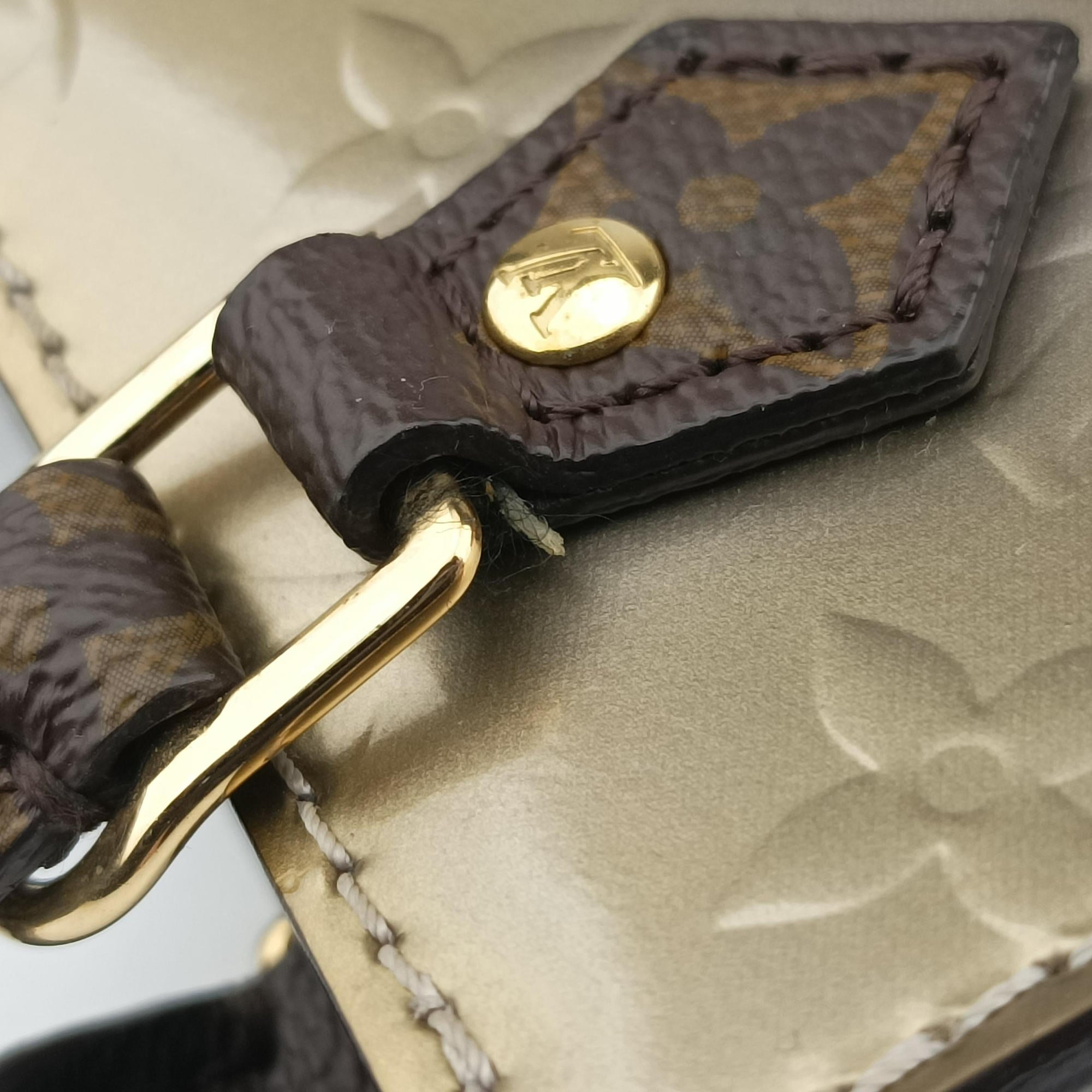 Pre-owned Louis Vuitton PETIT SAC PLAT Taupe Vernis M90564 shoulderbag | stylenewstar