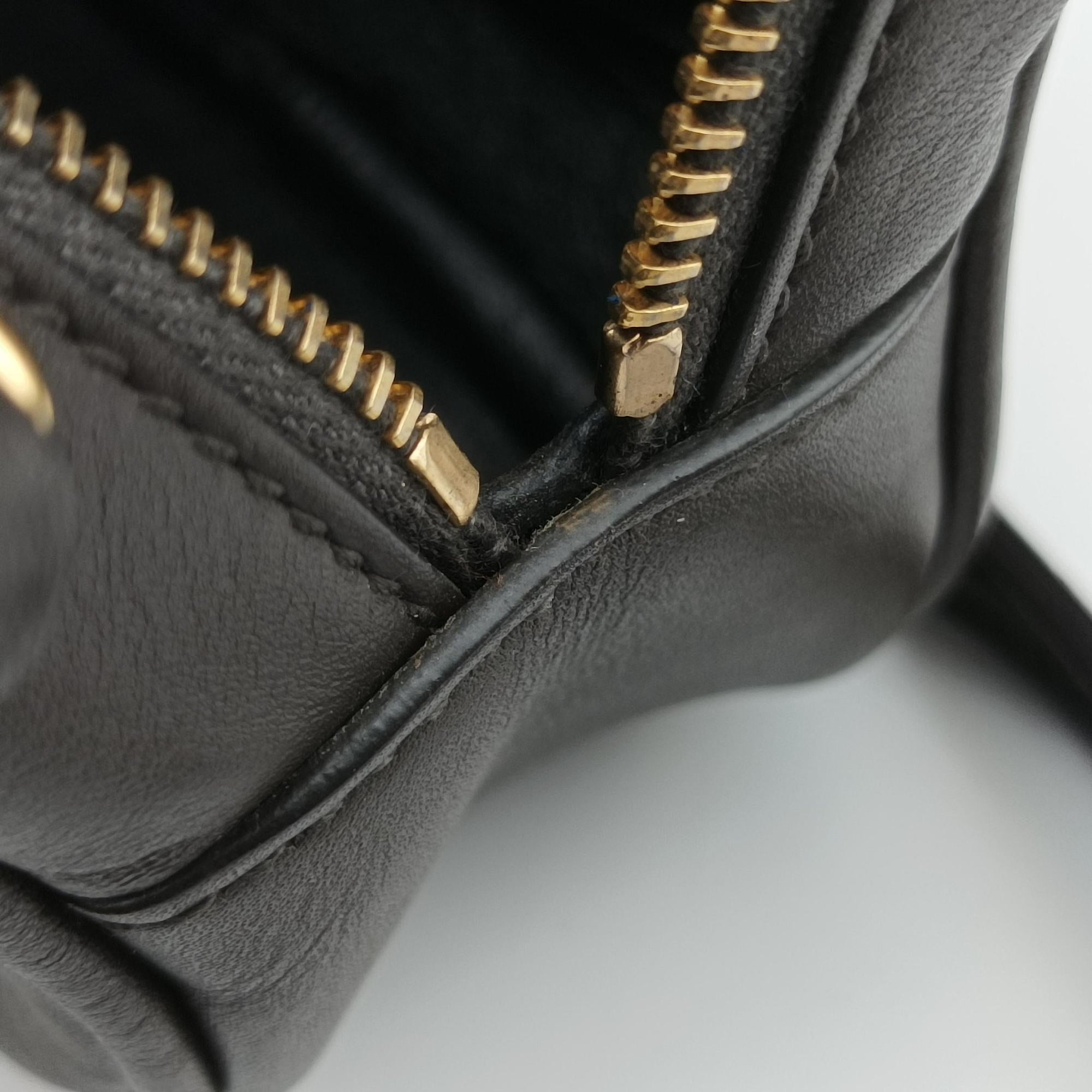 Secondhand Yves Saint Laurent Blogger Grey Leather 425317 shoulderbag | stylenewstar