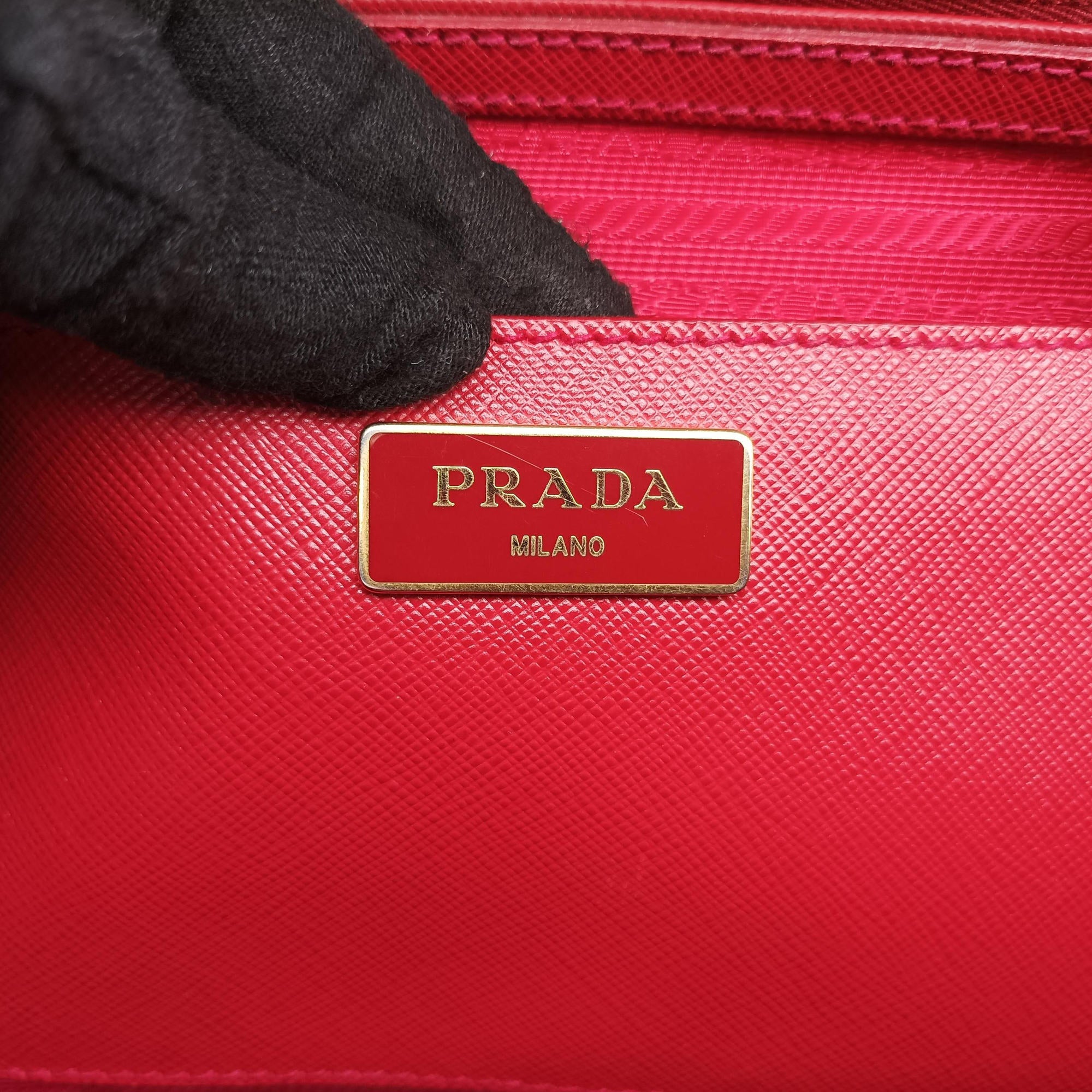 Pre-owned Prada Galleria Red SAFFIANO Leather BN1786 handbag | stylenewstar