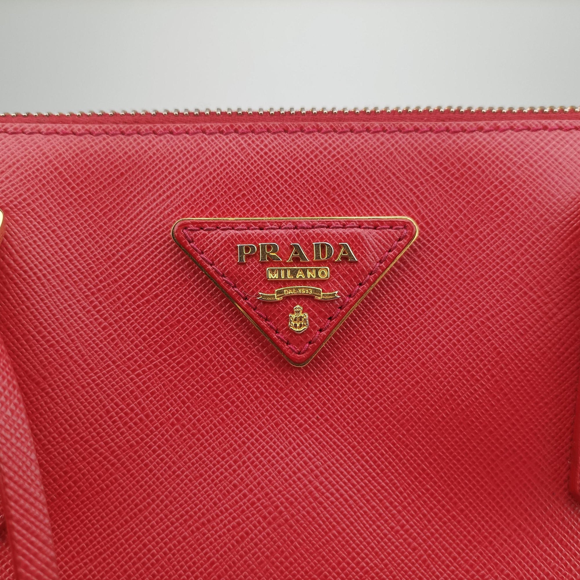 Pre-owned Prada Galleria Red SAFFIANO Leather BN1786 handbag | stylenewstar