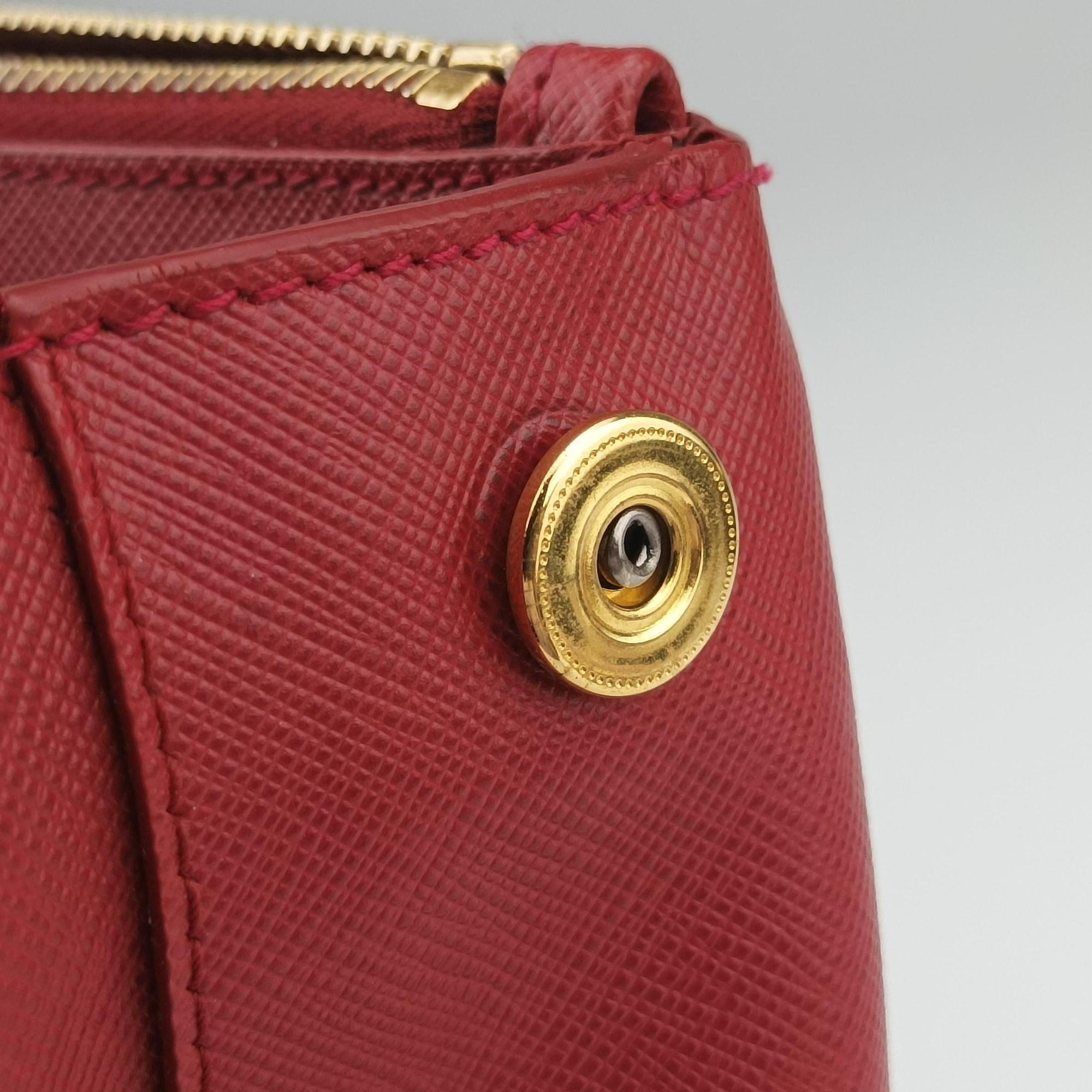 Pre-owned Prada Galleria Red SAFFIANO Leather BN1786 handbag | stylenewstar