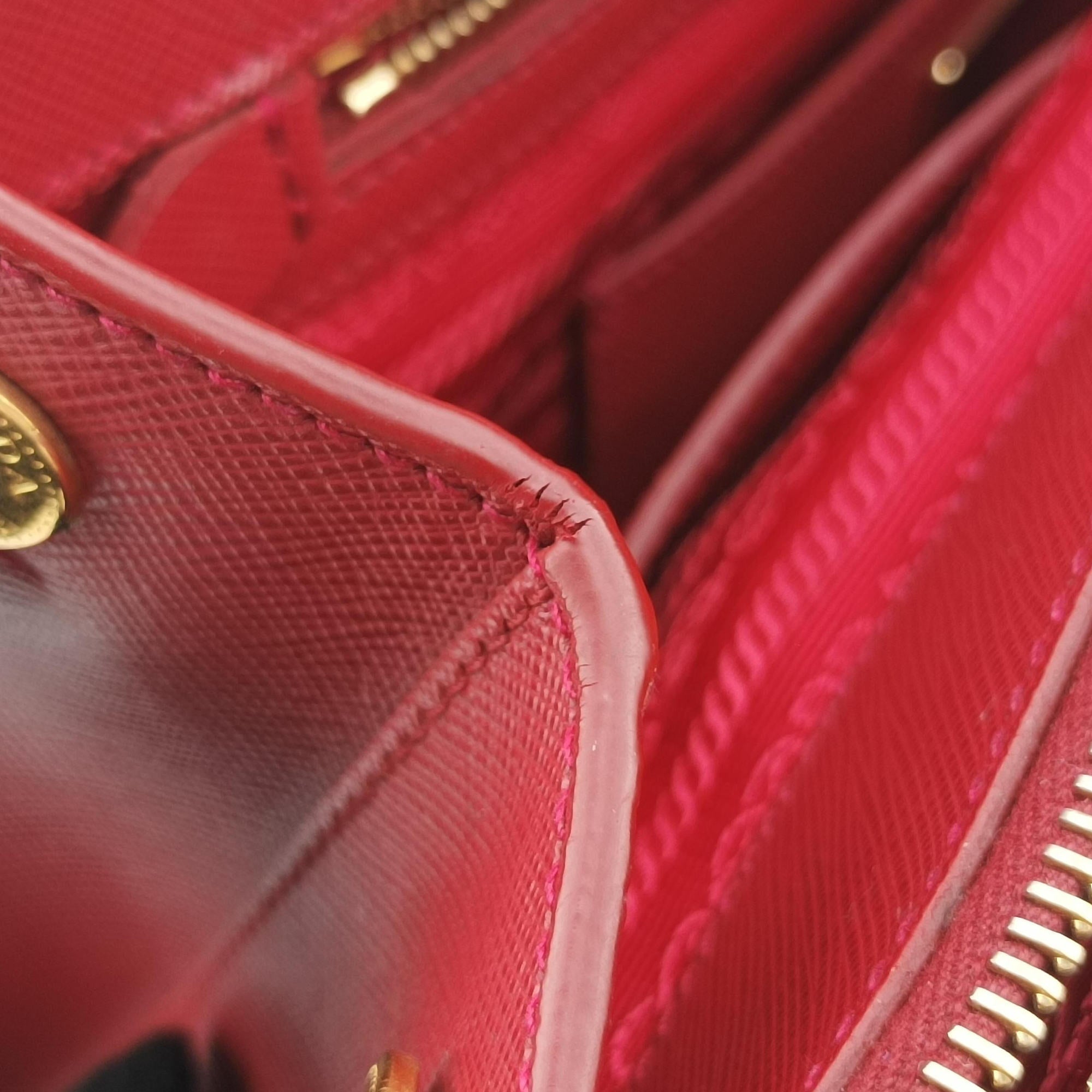 Pre-owned Prada Galleria Red SAFFIANO Leather BN1786 handbag | stylenewstar