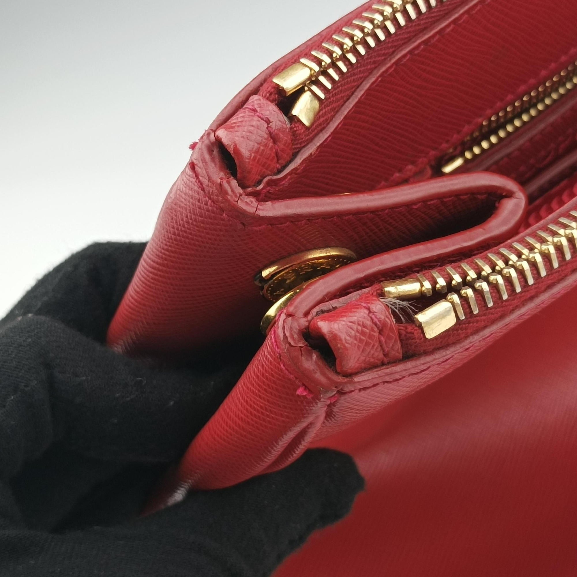 Pre-owned Prada Galleria Red SAFFIANO Leather BN1786 handbag | stylenewstar