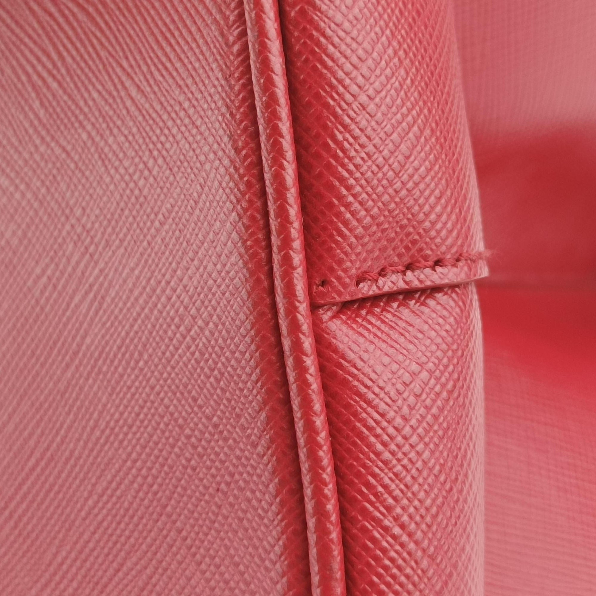Pre-owned Prada Galleria Red SAFFIANO Leather BN1786 handbag | stylenewstar