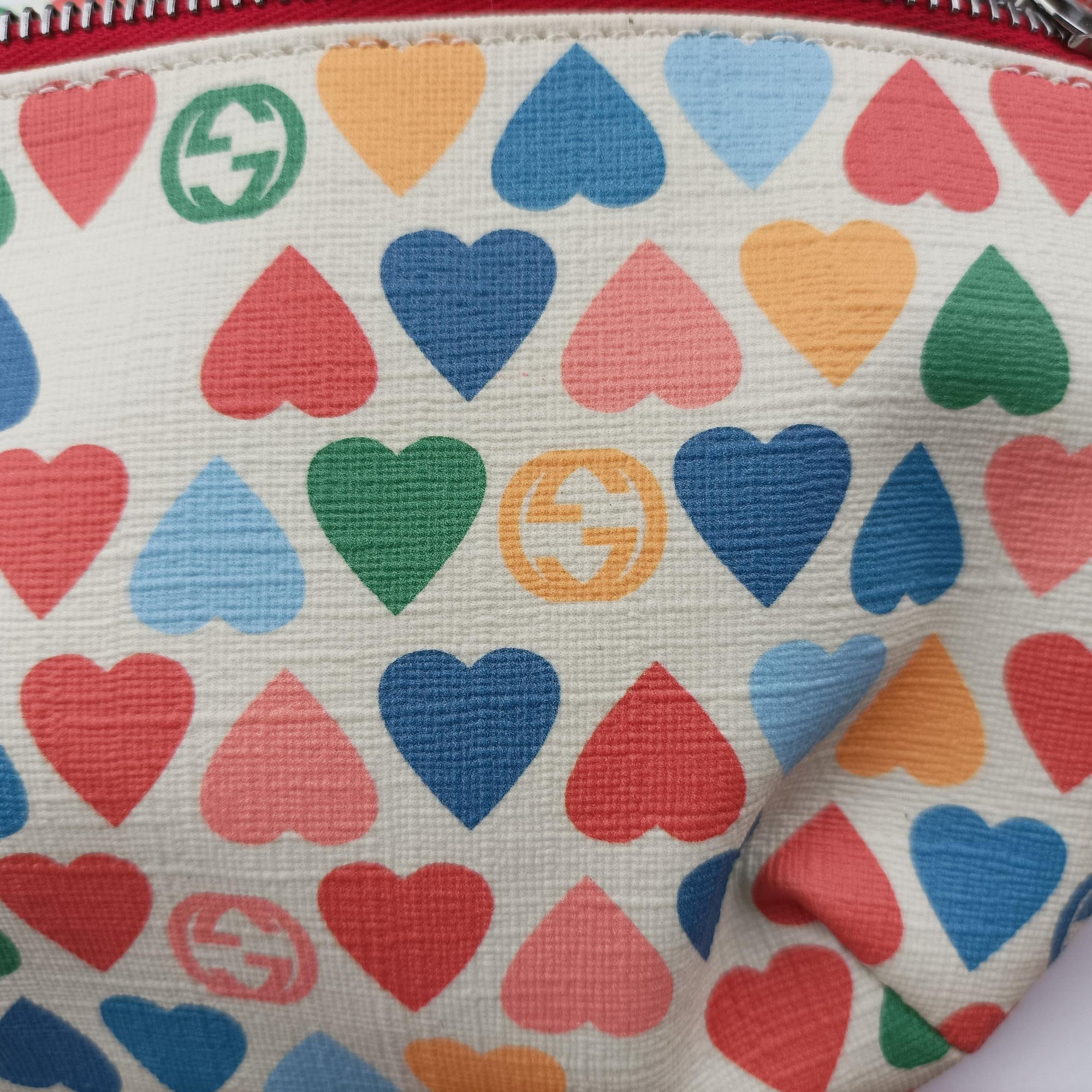 Pre-owned Gucci kids GG heart Print Multicolour PVC coated canvas 502095 bum bag/waist bag | stylenewstar