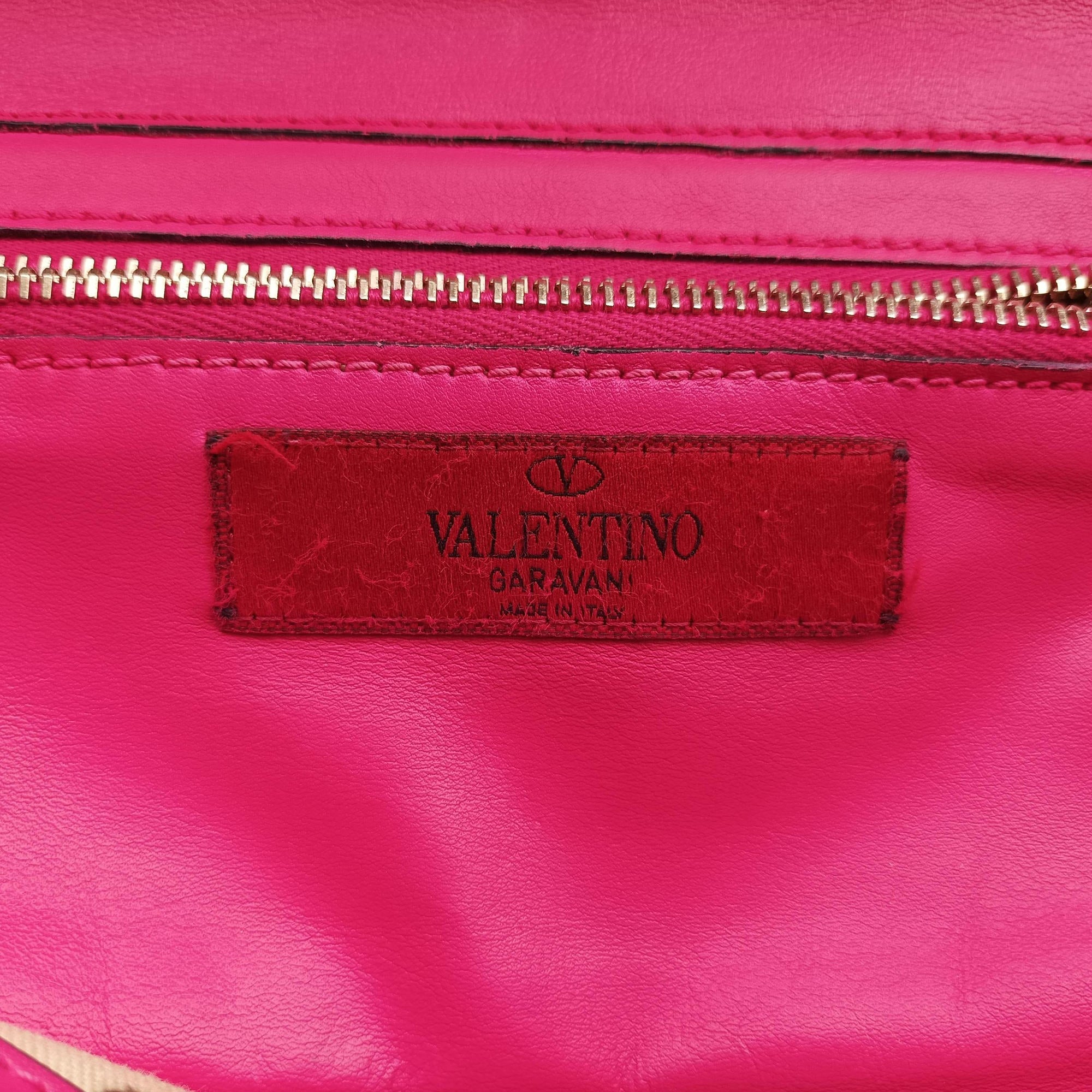 Secondhand Valentino Rockstud Pink Leather  shoulderbag | stylenewstar