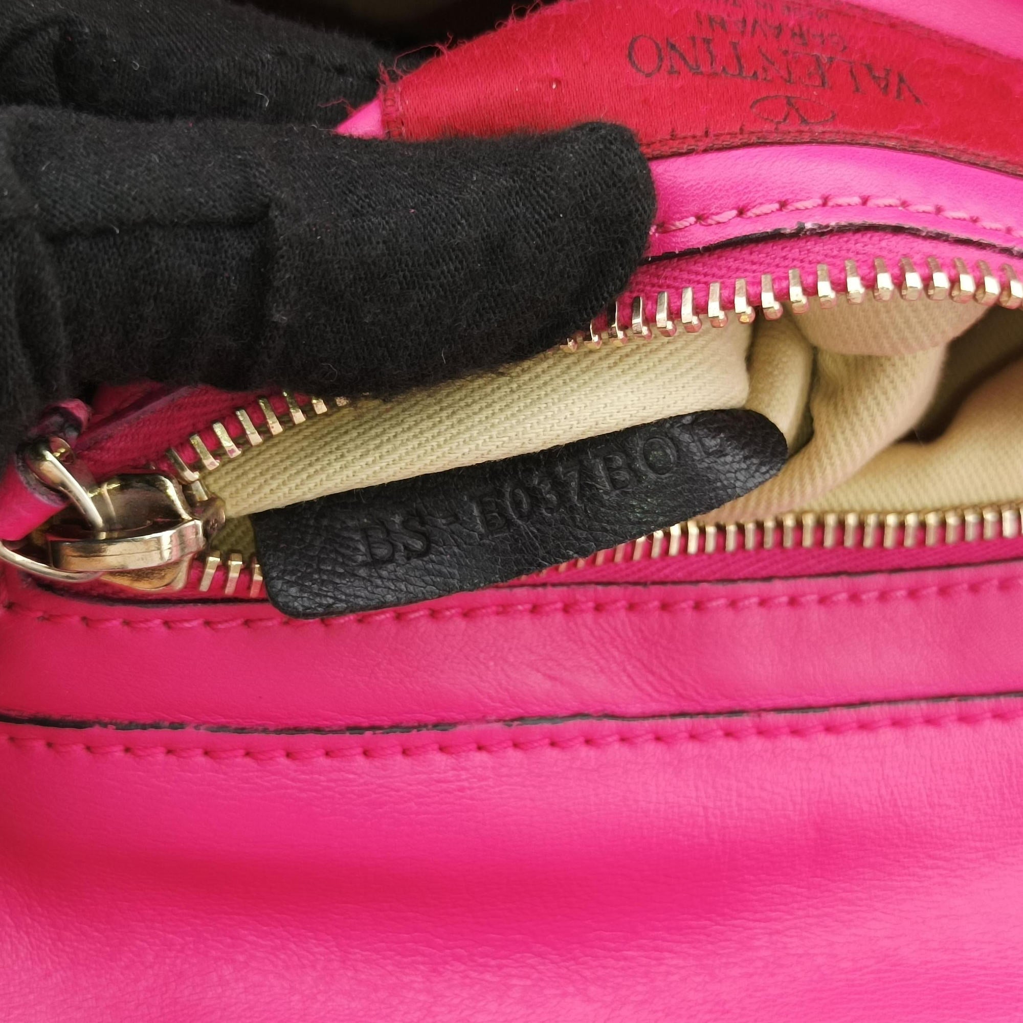 Secondhand Valentino Rockstud Pink Leather  shoulderbag | stylenewstar