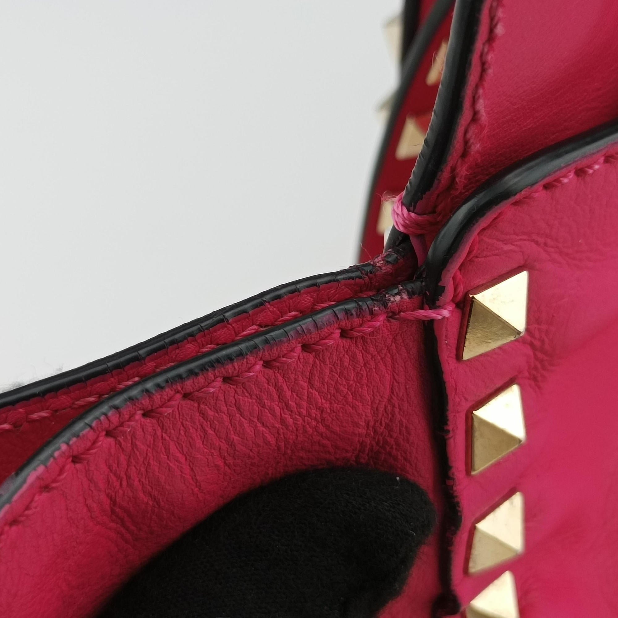 Secondhand Valentino Rockstud Pink Leather  shoulderbag | stylenewstar