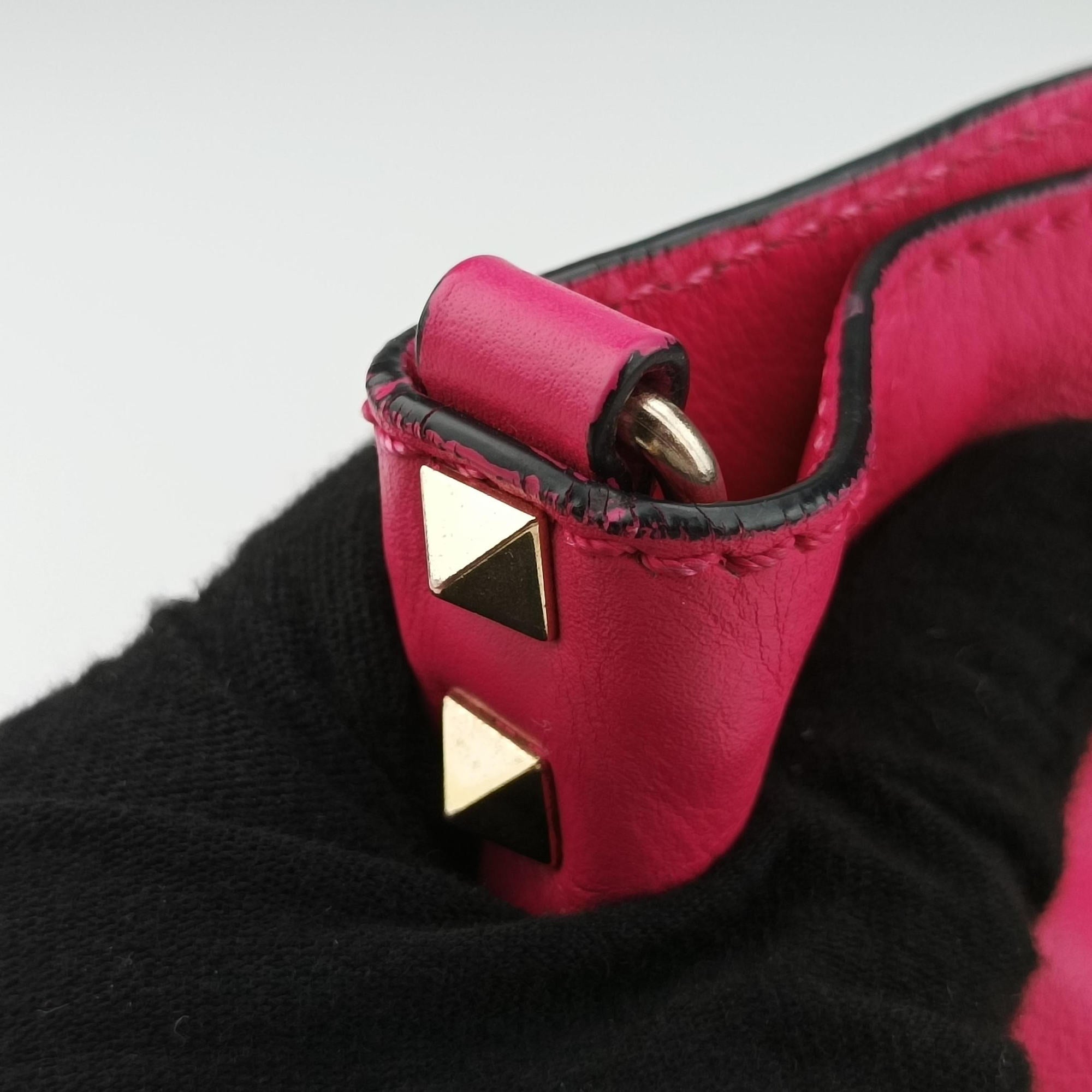Secondhand Valentino Rockstud Pink Leather  shoulderbag | stylenewstar