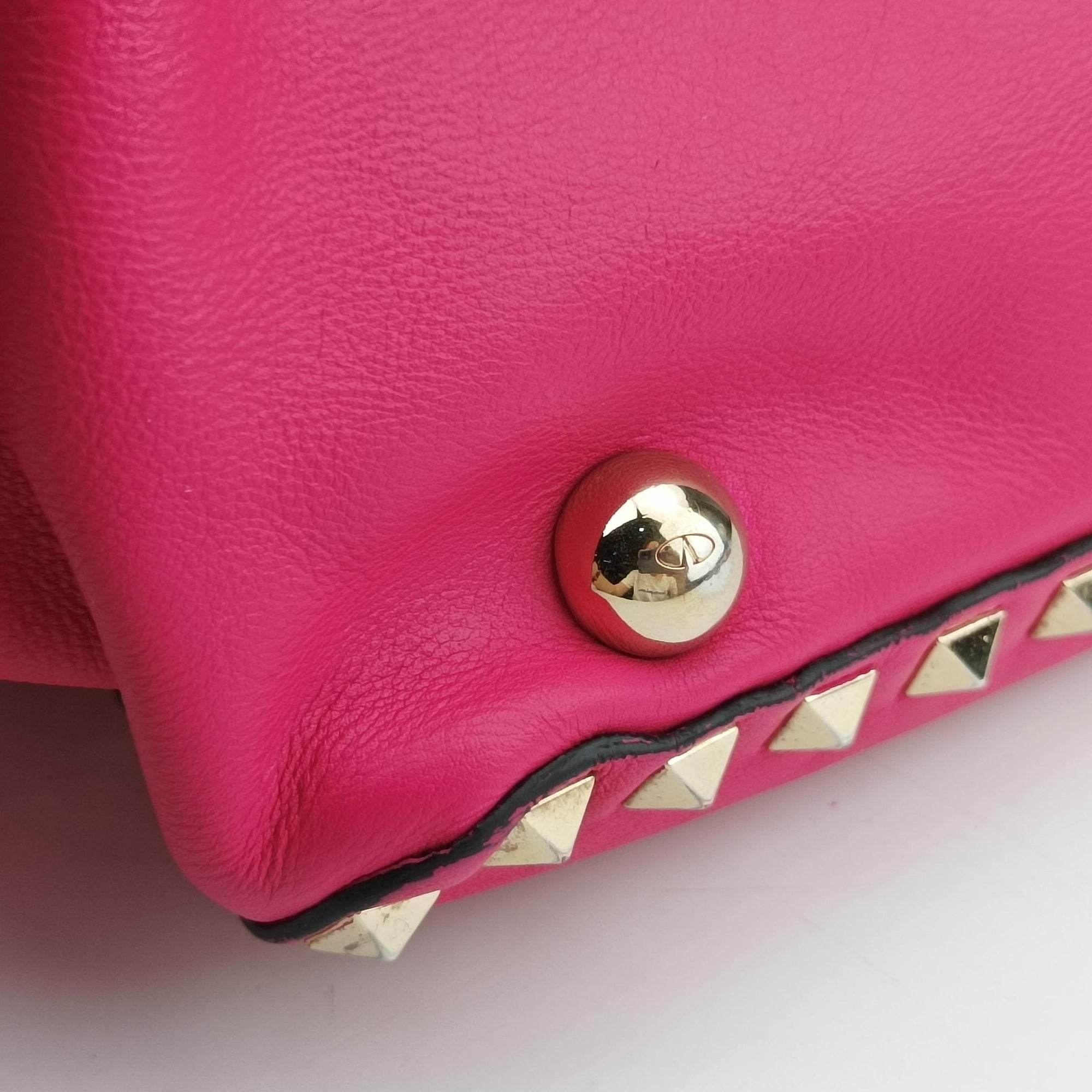 Secondhand Valentino Rockstud Pink Leather  shoulderbag | stylenewstar
