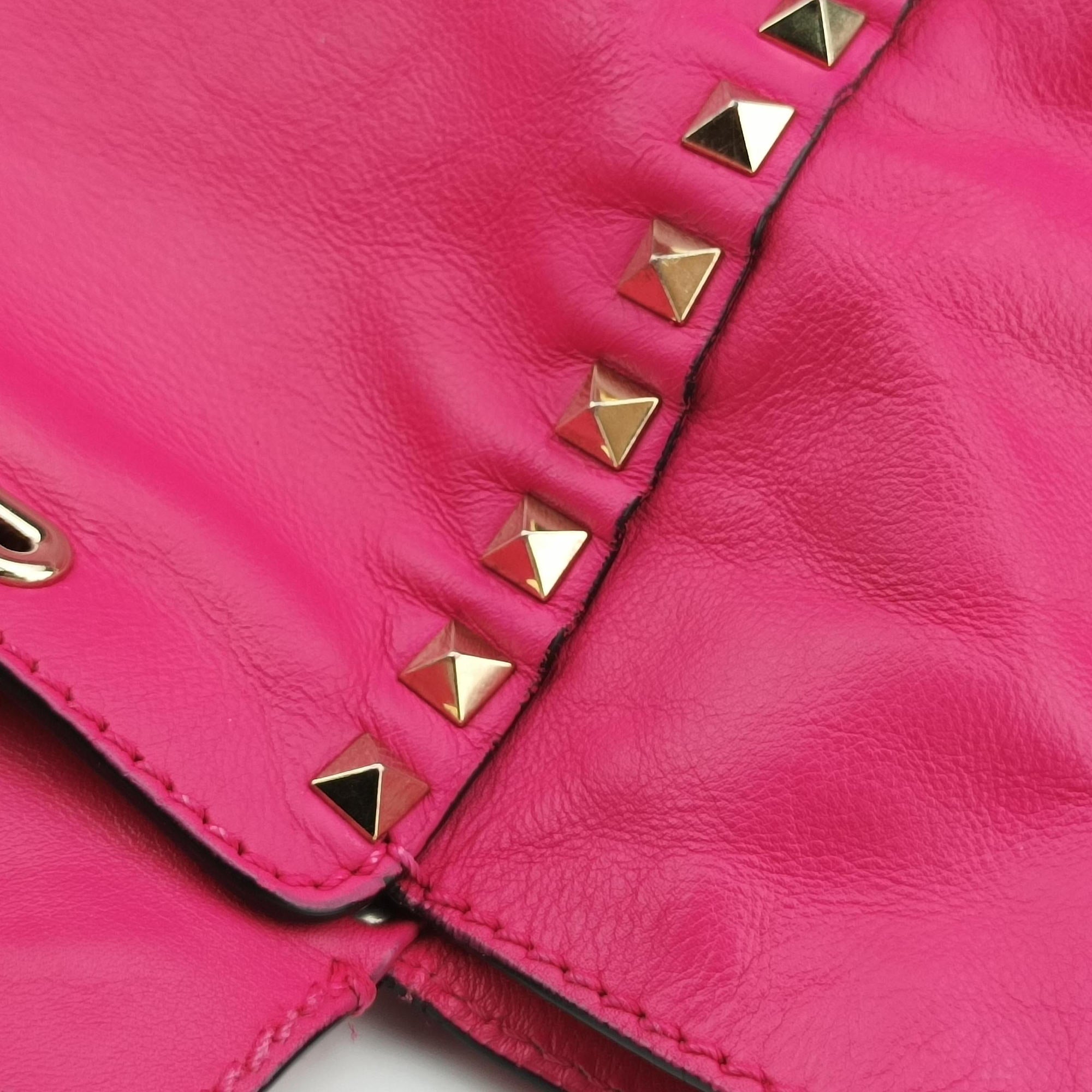 Secondhand Valentino Rockstud Pink Leather  shoulderbag | stylenewstar