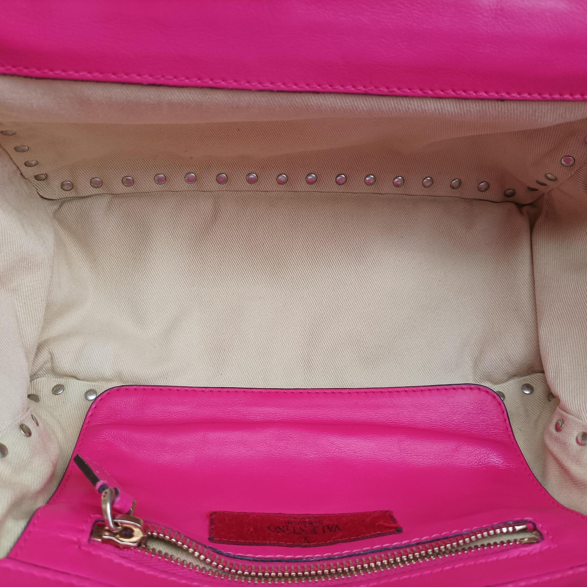 Secondhand Valentino Rockstud Pink Leather  shoulderbag | stylenewstar