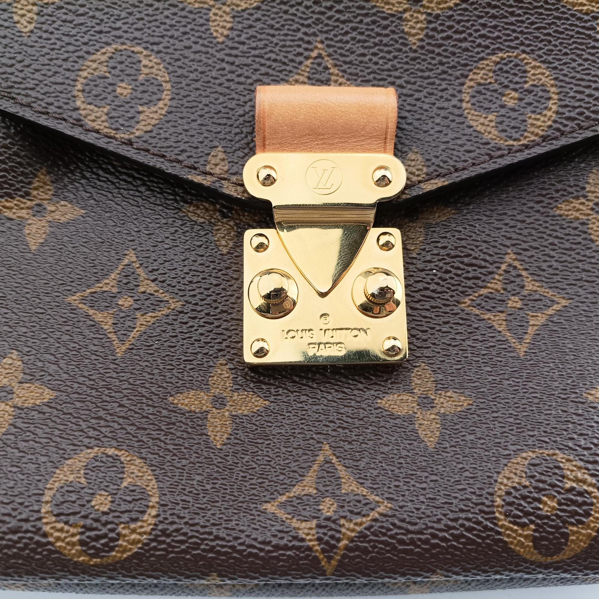 Secondhand Louis Vuitton Pochette Metis MM Brown Monogram Canvas M44875 shoulderbag | stylenewstar