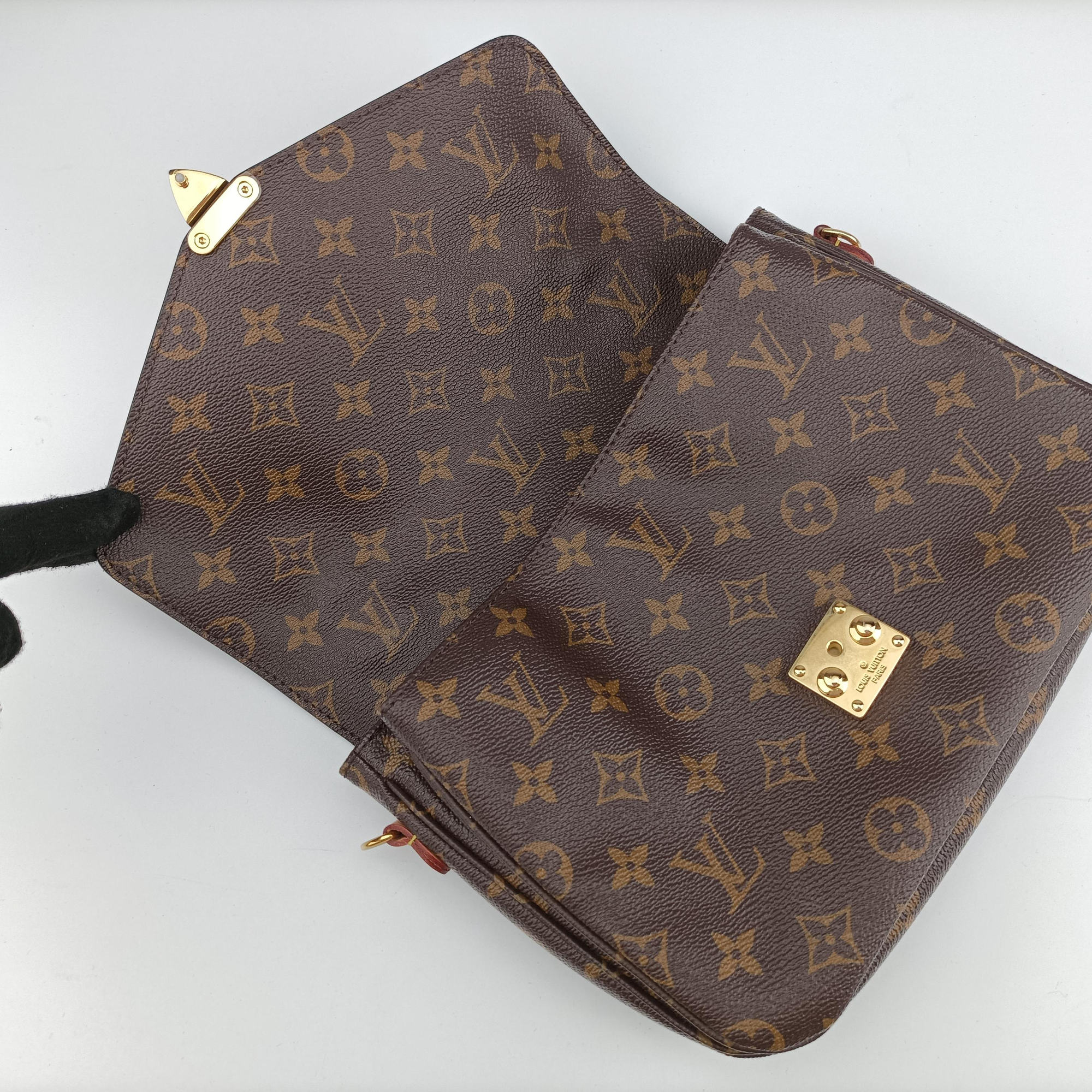 Secondhand Louis Vuitton Pochette Metis MM Brown Monogram Canvas M44875 shoulderbag | stylenewstar