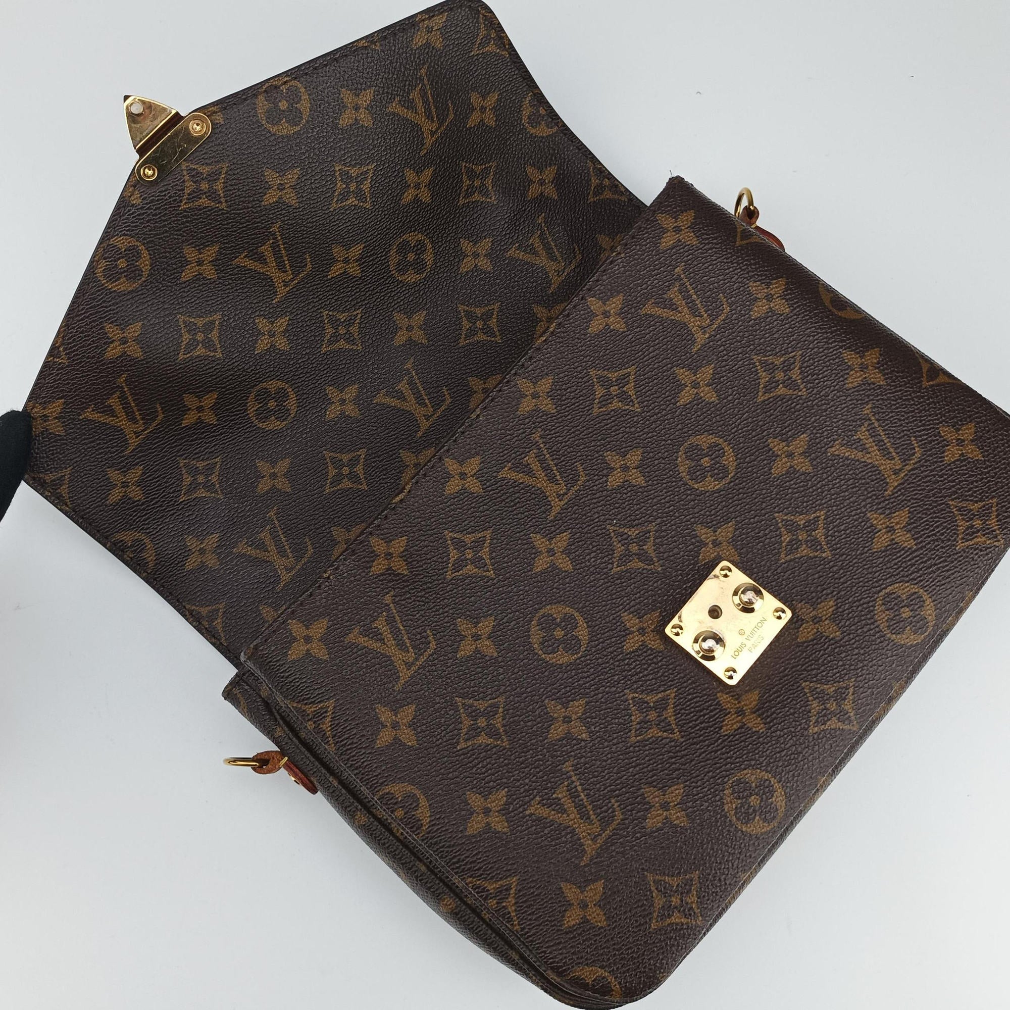 Pre-owned Louis Vuitton Pochette Metis MM Brown Monogram Canvas M44875 shoulderbag | stylenewstar