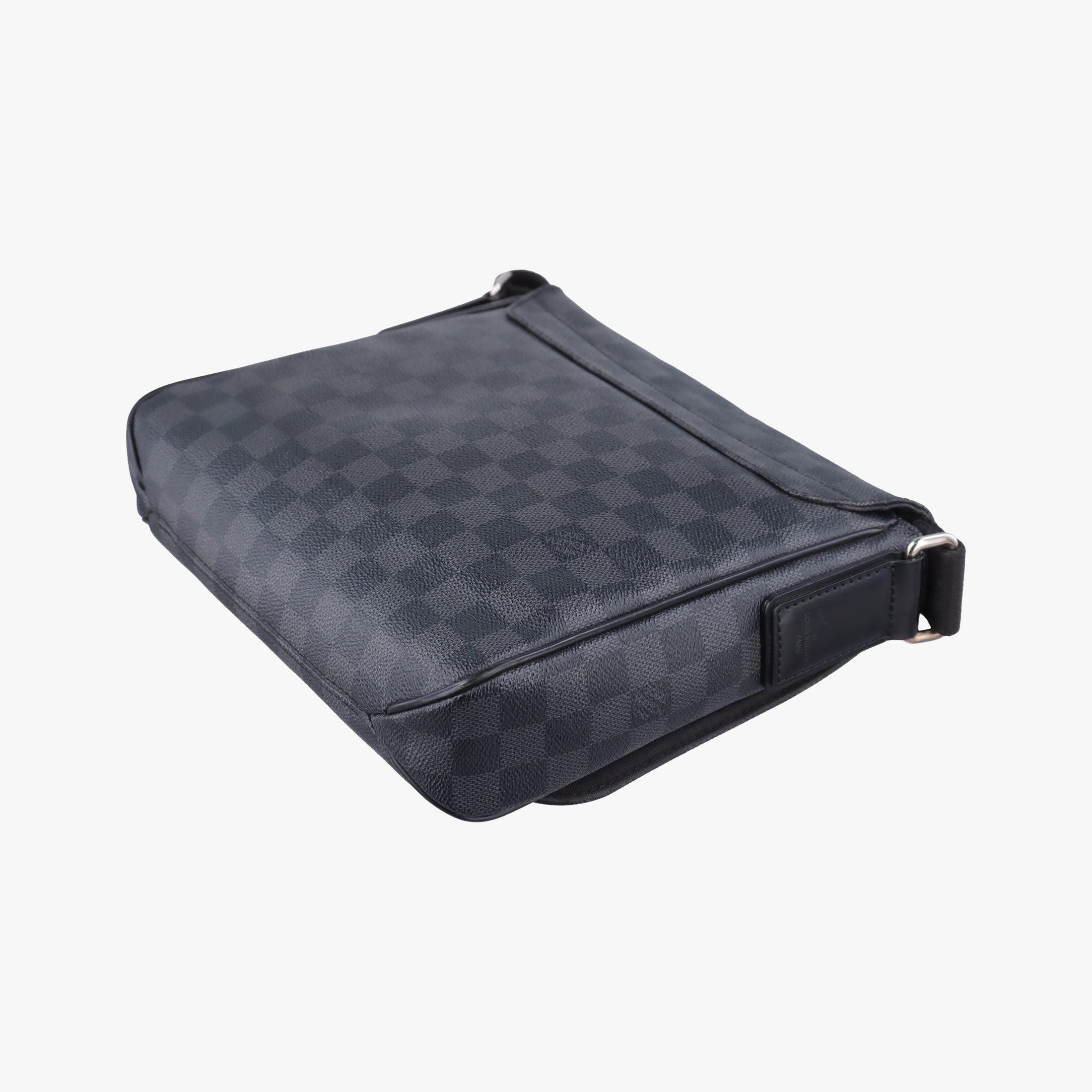 Pre-owned Louis Vuitton District PM Noir Damier GRAPHITE N41260 shoulderbag | stylenewstar