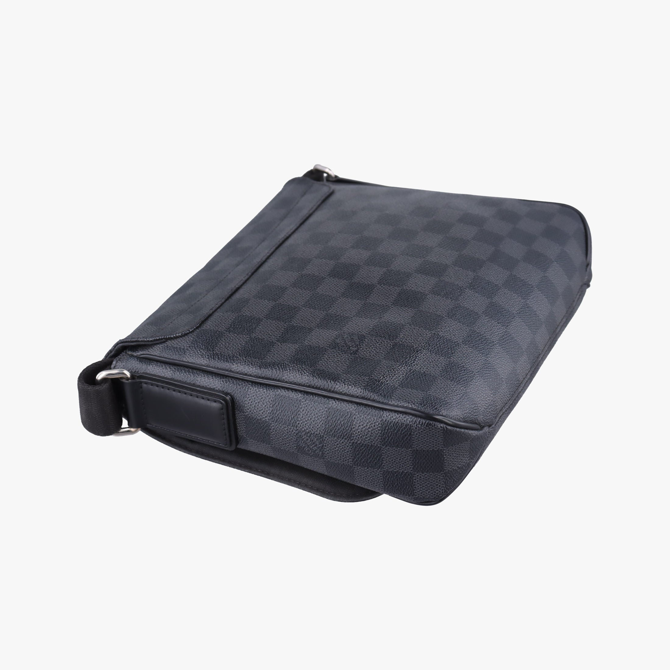 Pre-owned Louis Vuitton District PM Noir Damier GRAPHITE N41260 shoulderbag | stylenewstar