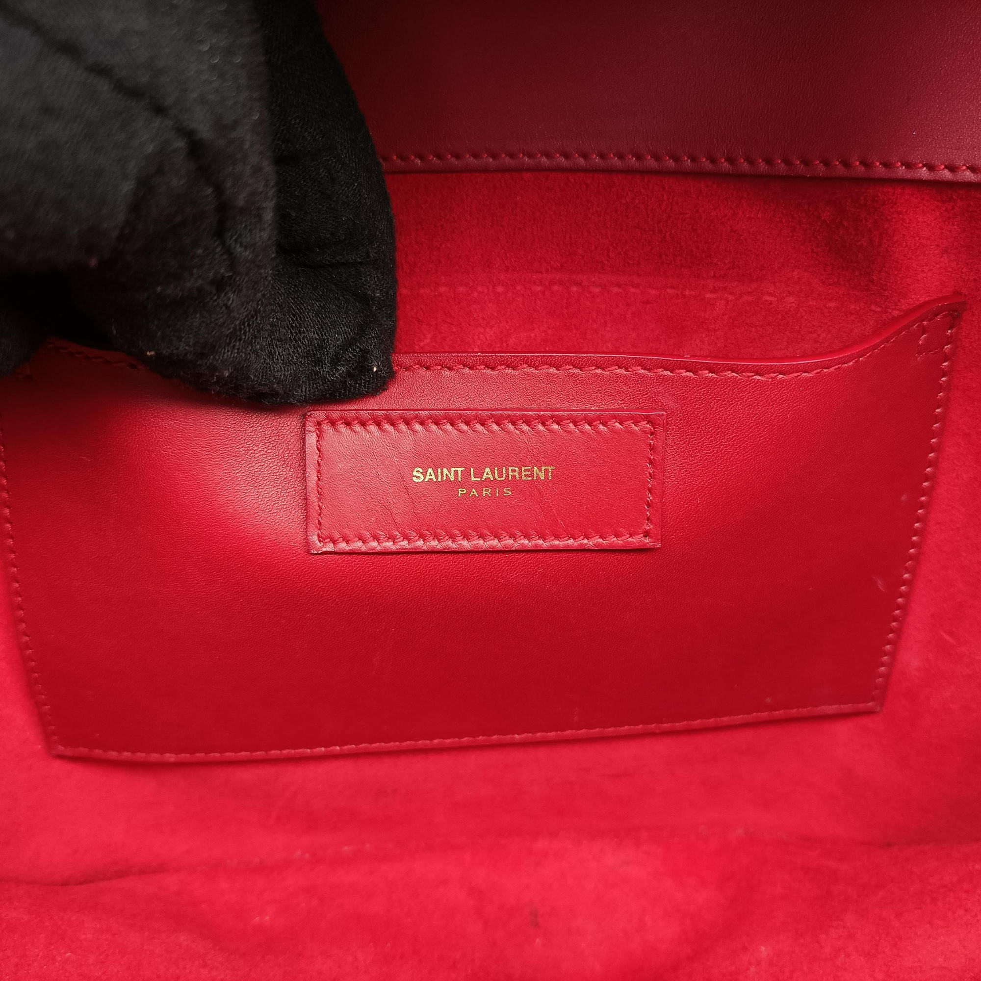 Pre-owned Yves Saint Laurent BETTY Red Leather 314515 shoulderbag | stylenewstar