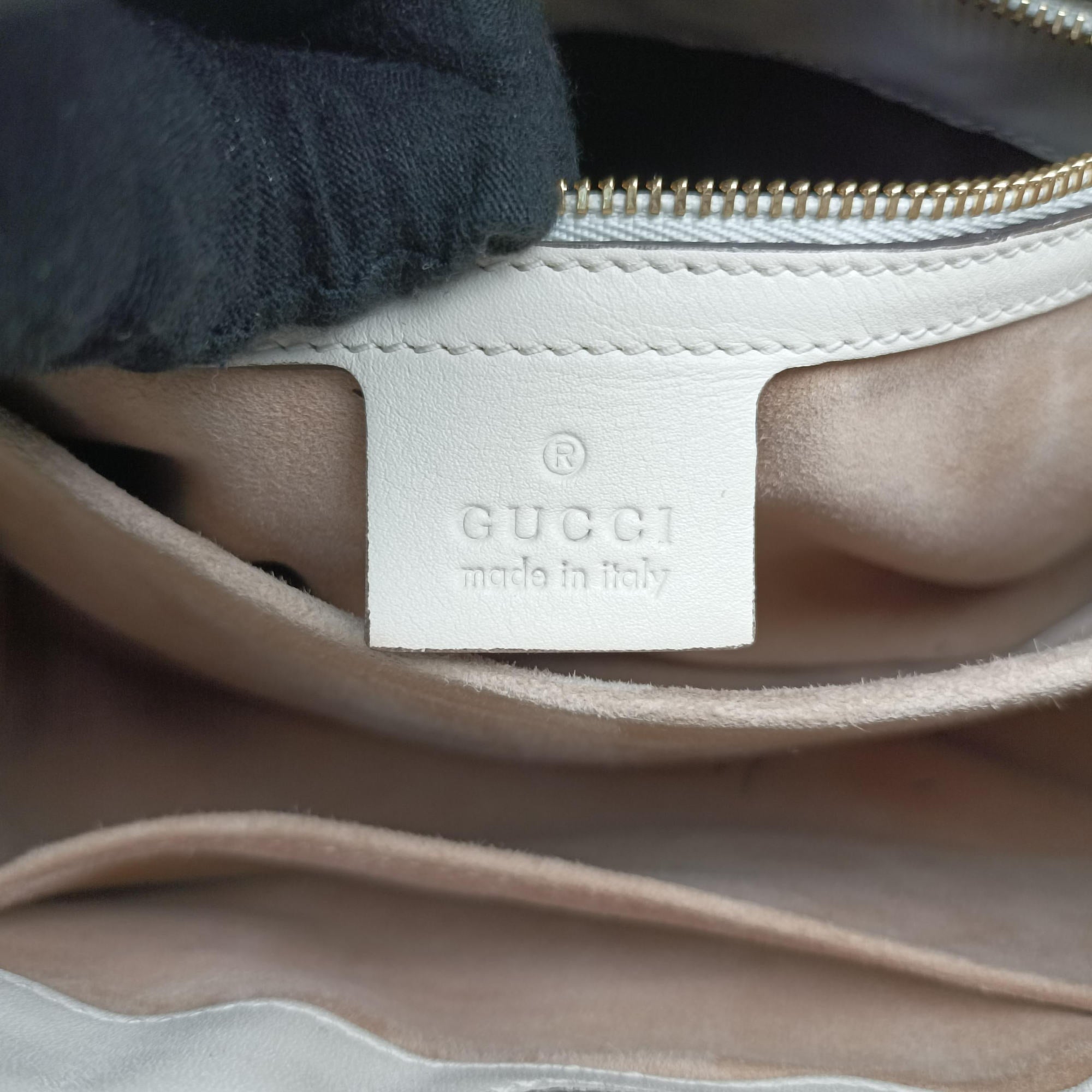Pre-owned Gucci Sylvie White x Black x Red x Navy Leather 460381 shoulderbag | stylenewstar