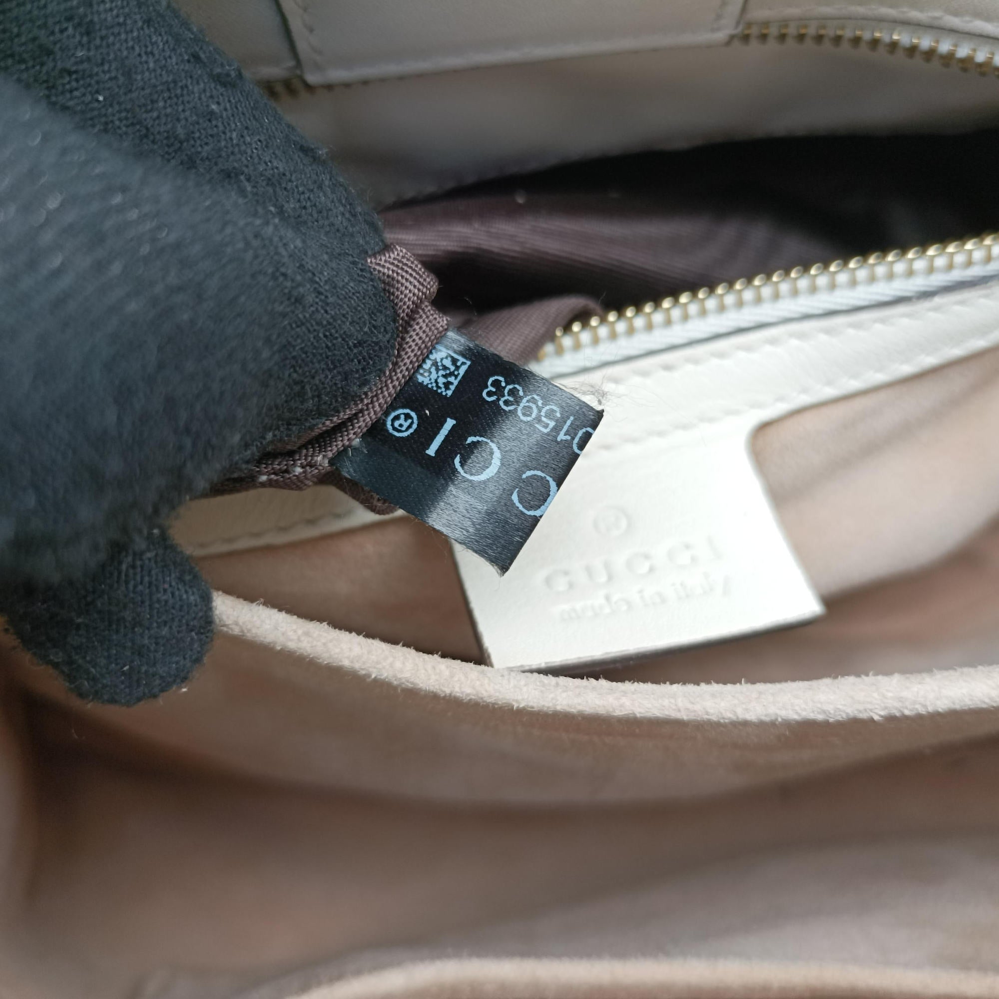 Pre-owned Gucci Sylvie White x Black x Red x Navy Leather 460381 shoulderbag | stylenewstar