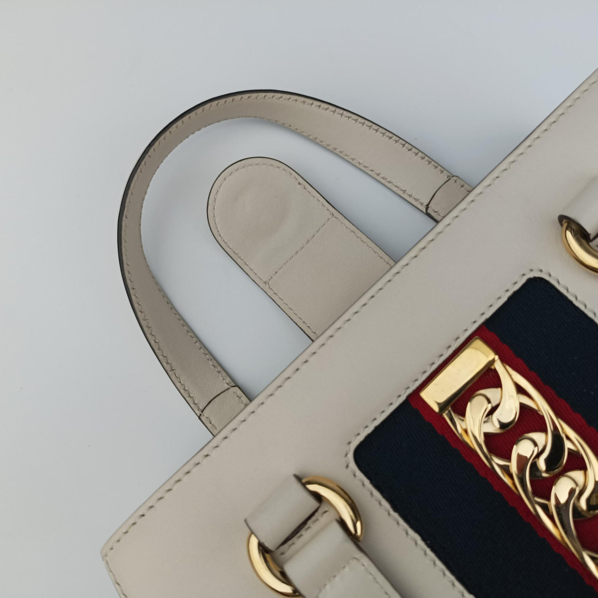 Pre-owned Gucci Sylvie White x Black x Red x Navy Leather 460381 shoulderbag | stylenewstar