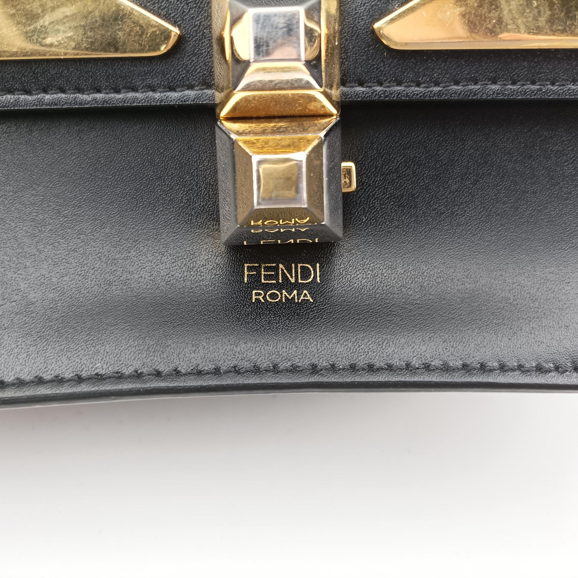 Pre-owned Fendi Monster Kan I Black Leather 8M0381 shoulderbag | stylenewstar