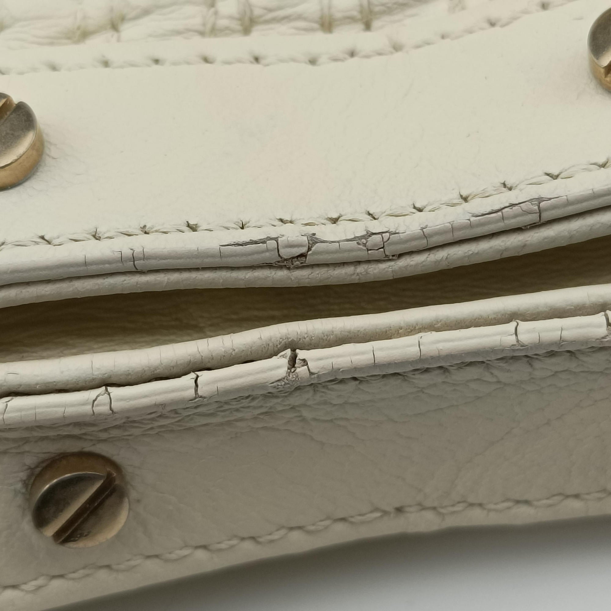 Pre-owned VERSACE Snap Out Of It Tote White レザー  handbag | stylenewstar