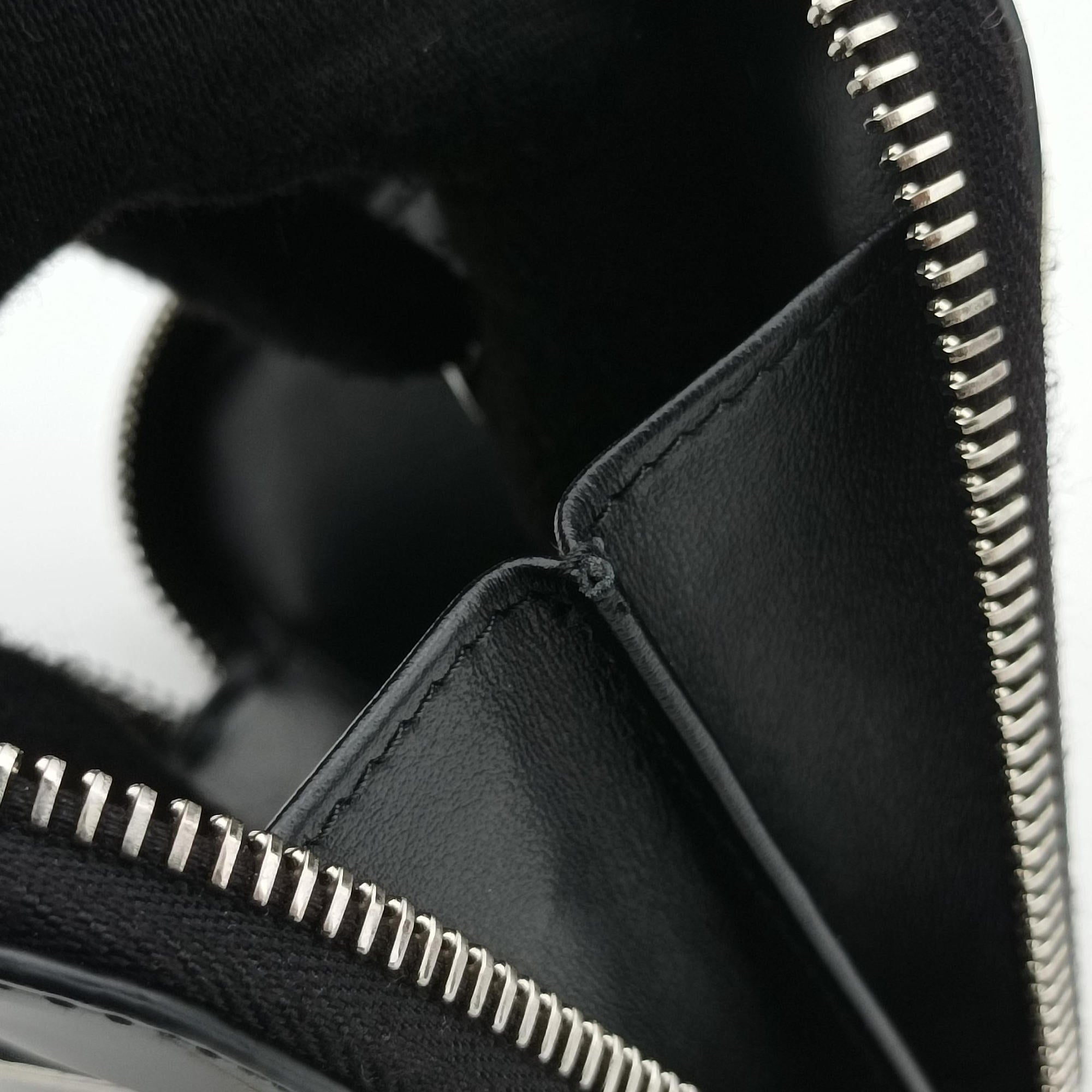 Pre-owned Prada Triangle Chain Pouch Black Leather  shoulderbag | stylenewstar