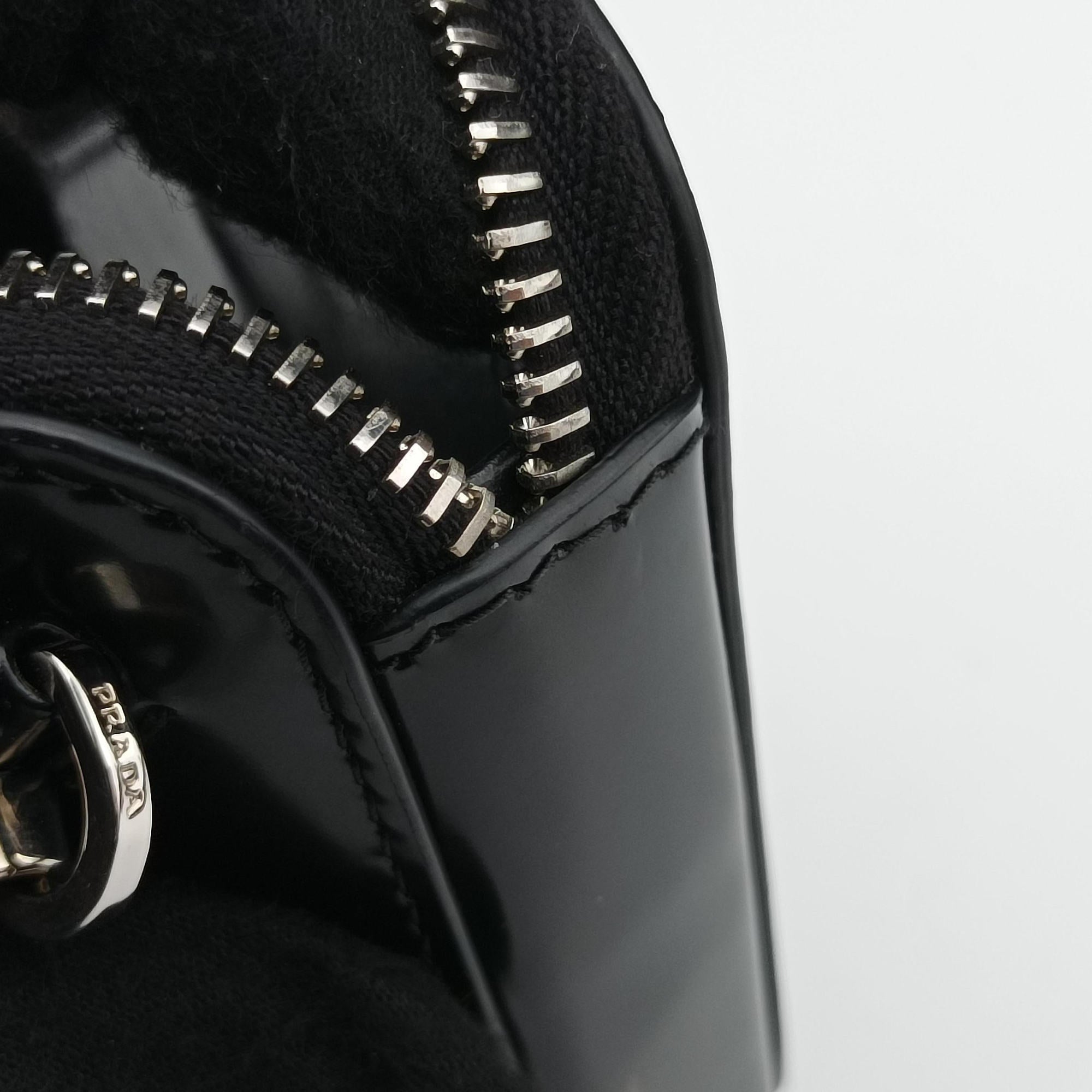 Pre-owned Prada Triangle Chain Pouch Black Leather  shoulderbag | stylenewstar