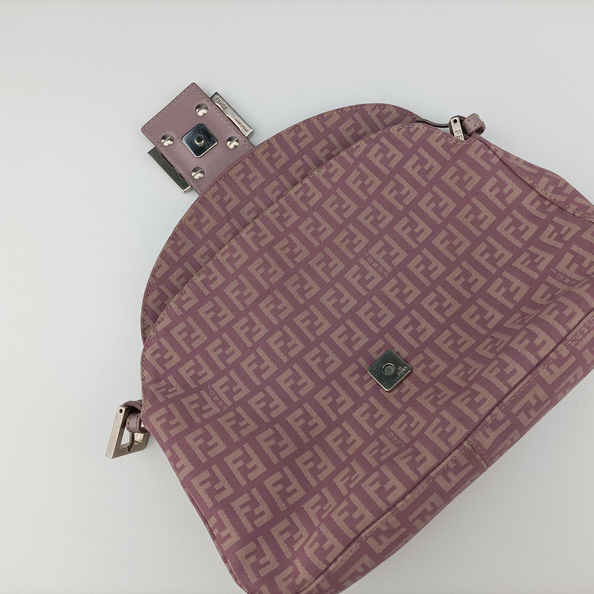 Pre-owned Fendi Zucchino Baguette Pink canvas 8BR003 handbag | stylenewstar