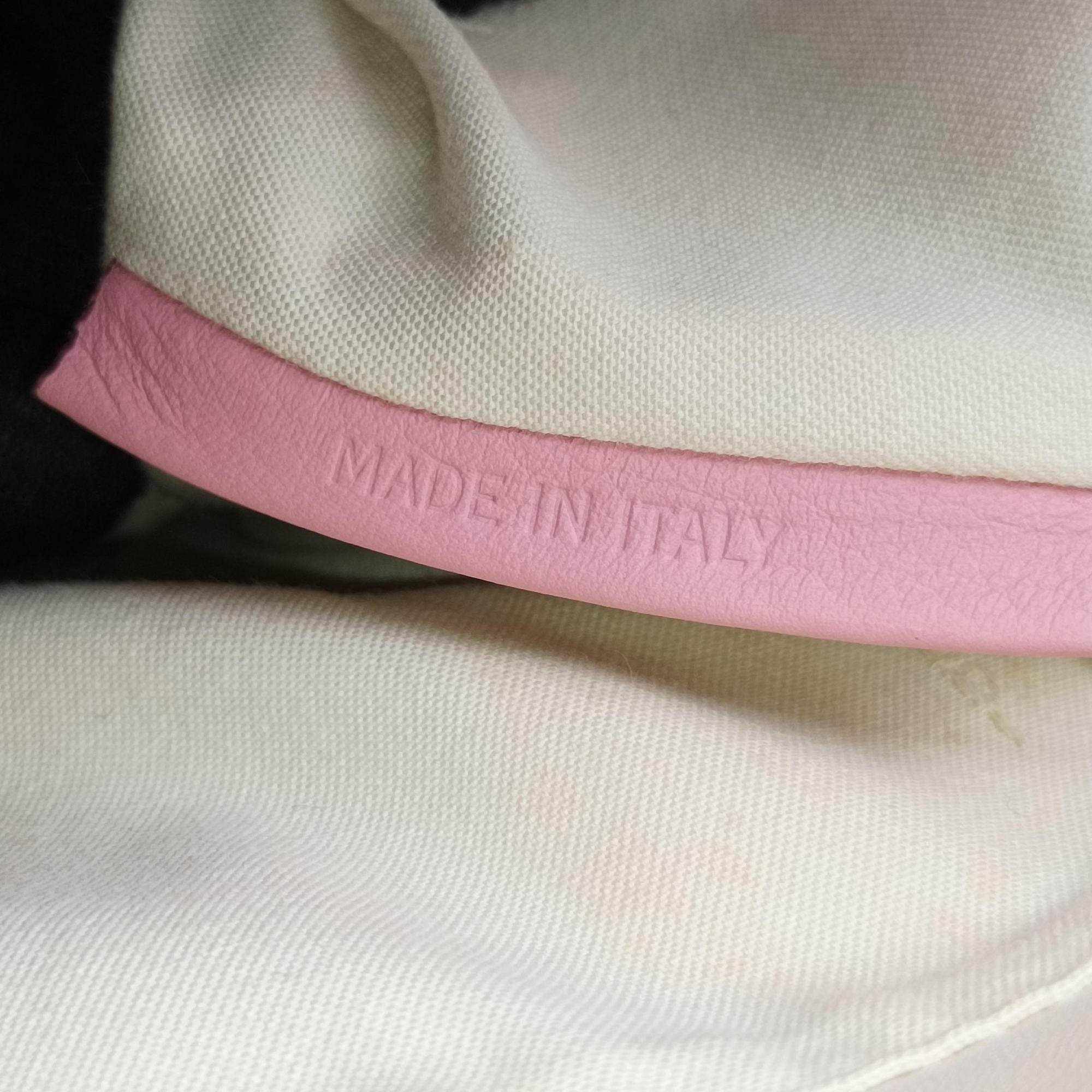 Vintage Fendi Petite 2 JOURS Pink Leather 8BH253 shoulderbag | stylenewstar