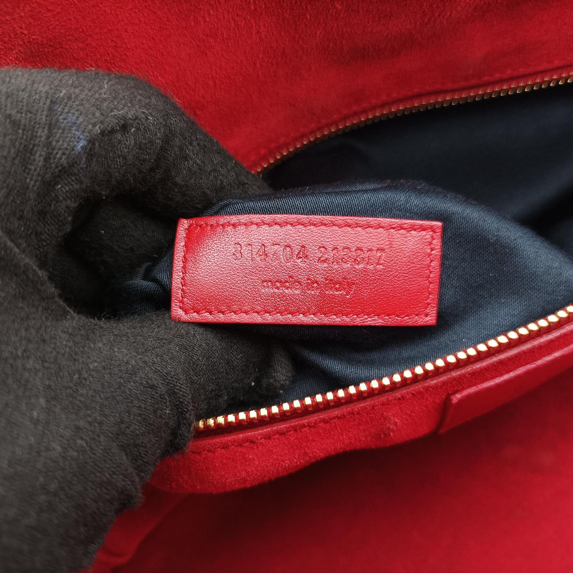 Pre-owned Yves Saint Laurent CLASSIC DUFFEL Red Leather 314704 shoulderbag | stylenewstar