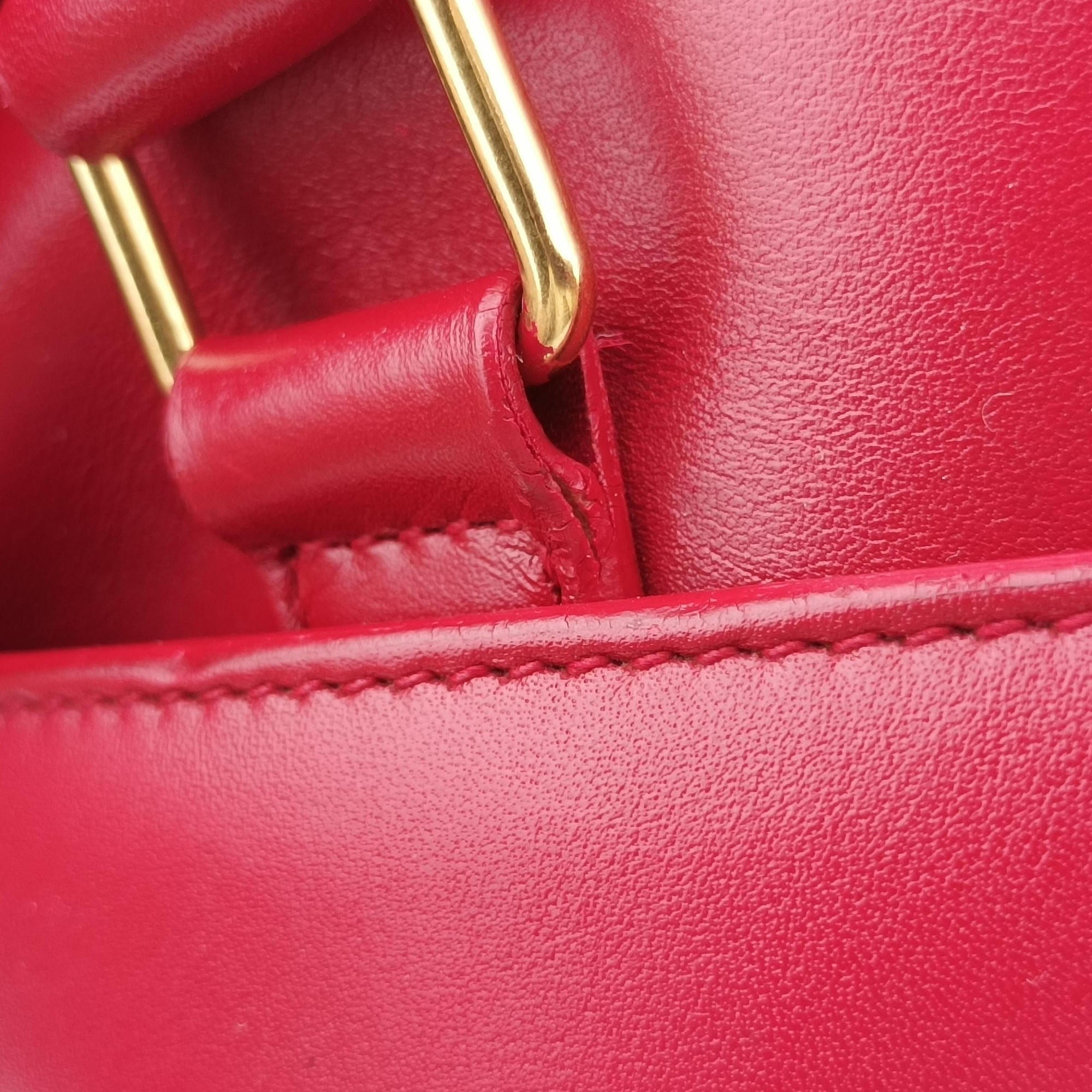 Pre-owned Yves Saint Laurent CLASSIC DUFFEL Red Leather 314704 shoulderbag | stylenewstar