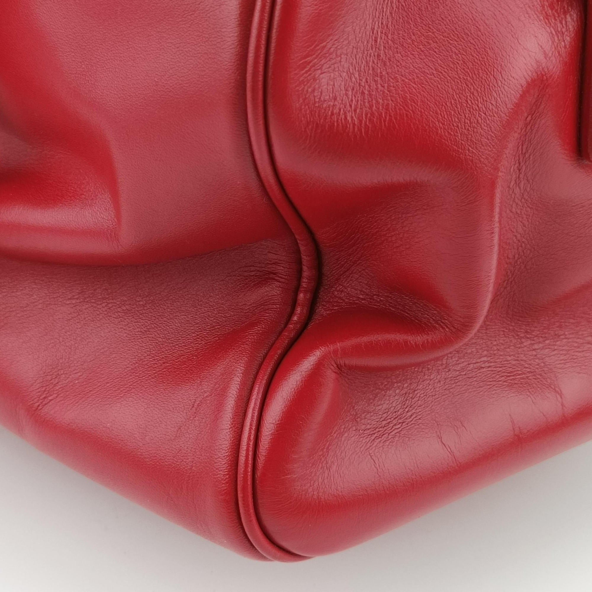 Pre-owned Yves Saint Laurent CLASSIC DUFFEL Red Leather 314704 shoulderbag | stylenewstar