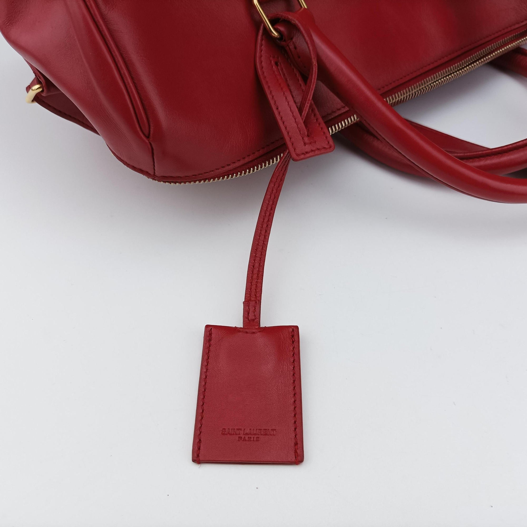 Pre-owned Yves Saint Laurent CLASSIC DUFFEL Red Leather 314704 shoulderbag | stylenewstar