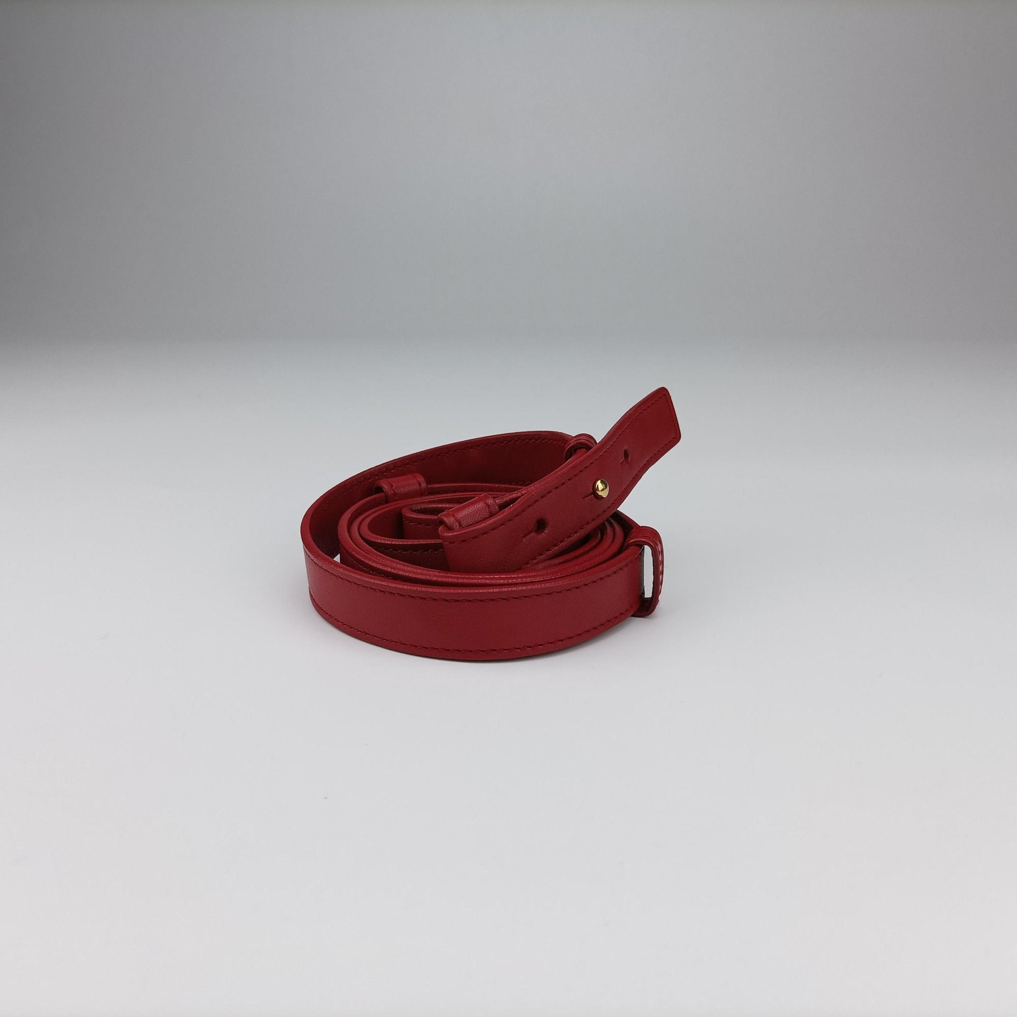 Pre-owned Yves Saint Laurent CLASSIC DUFFEL Red Leather 314704 shoulderbag | stylenewstar