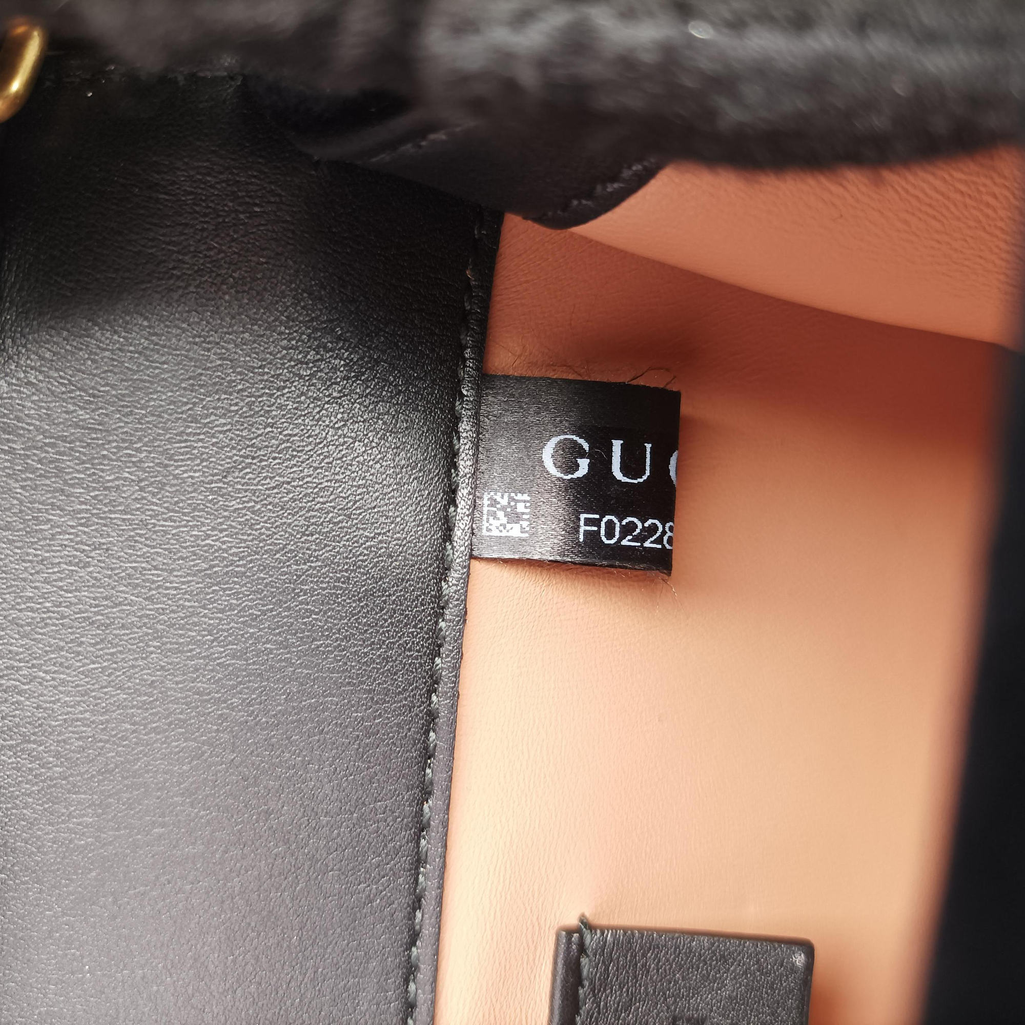 Pre-owned Gucci Broadway Black velour 489218 shoulderbag | stylenewstar