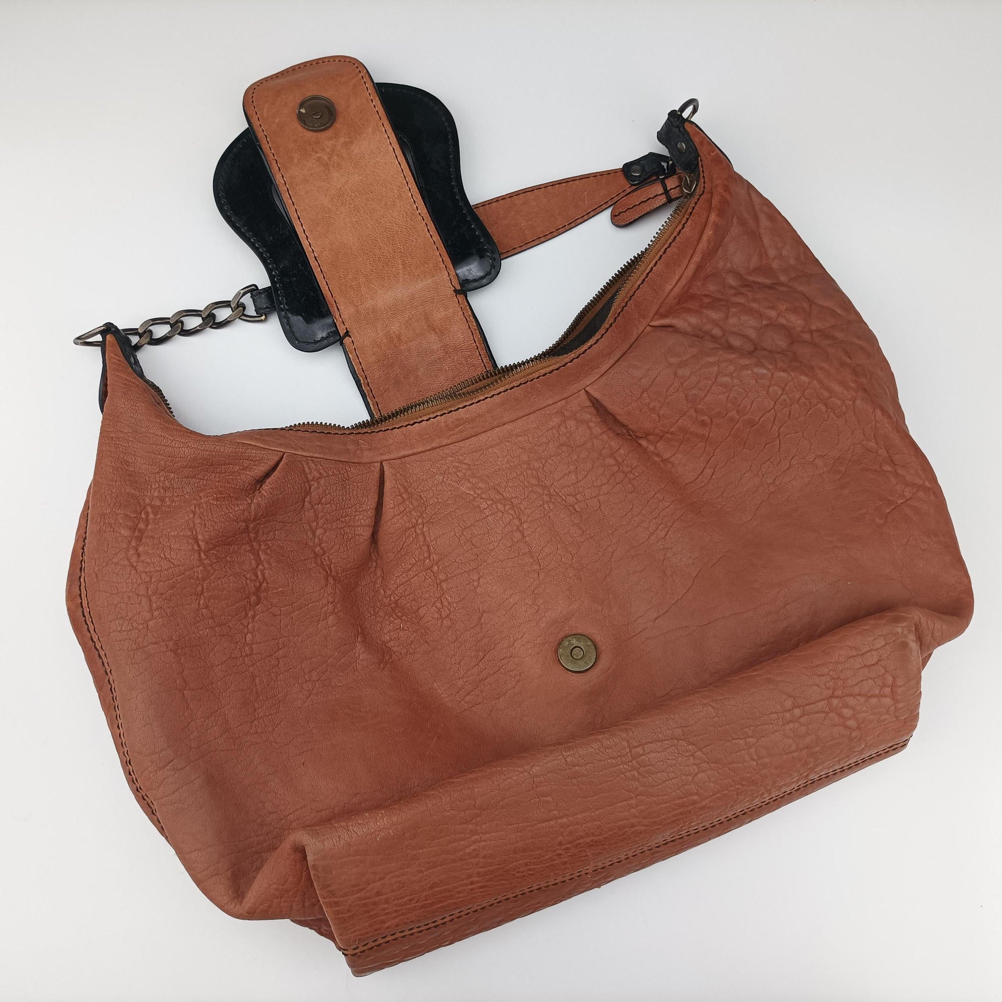 Vintage Fendi Borsa B Hobo Brown Leather 8BR563 shoulderbag | stylenewstar